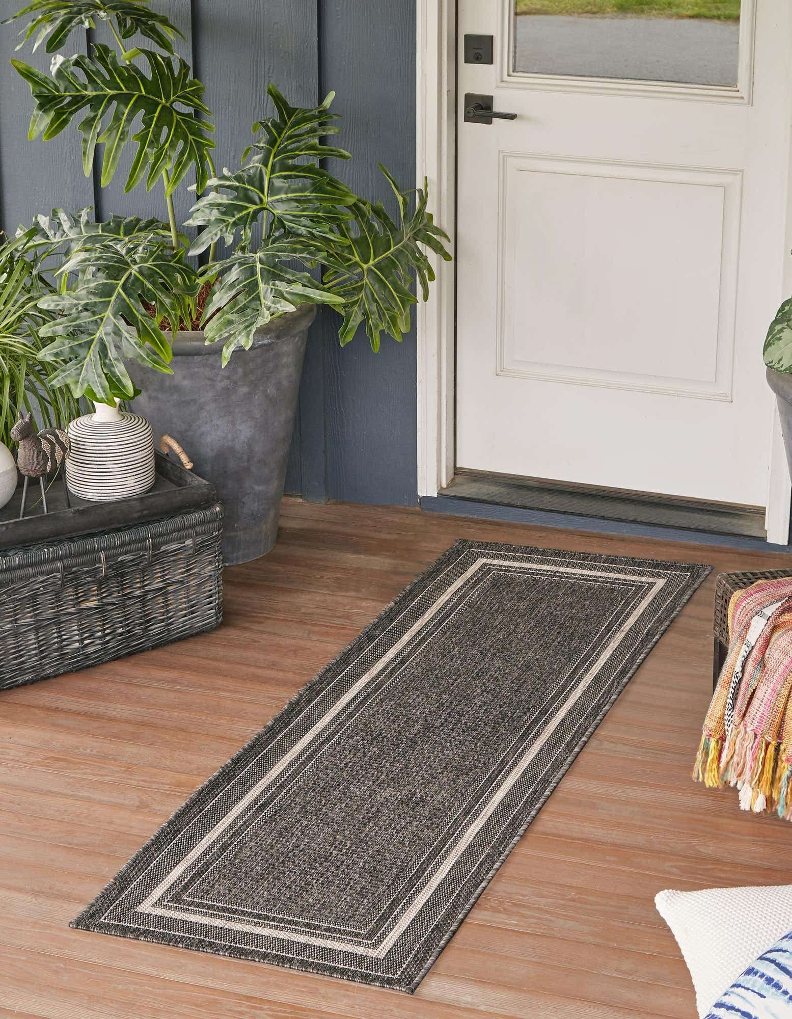 Unique Loom Outdoor Border Collection Area Rug - Soft Border (2' 7' X 10' Runner, Black/ Ivory)