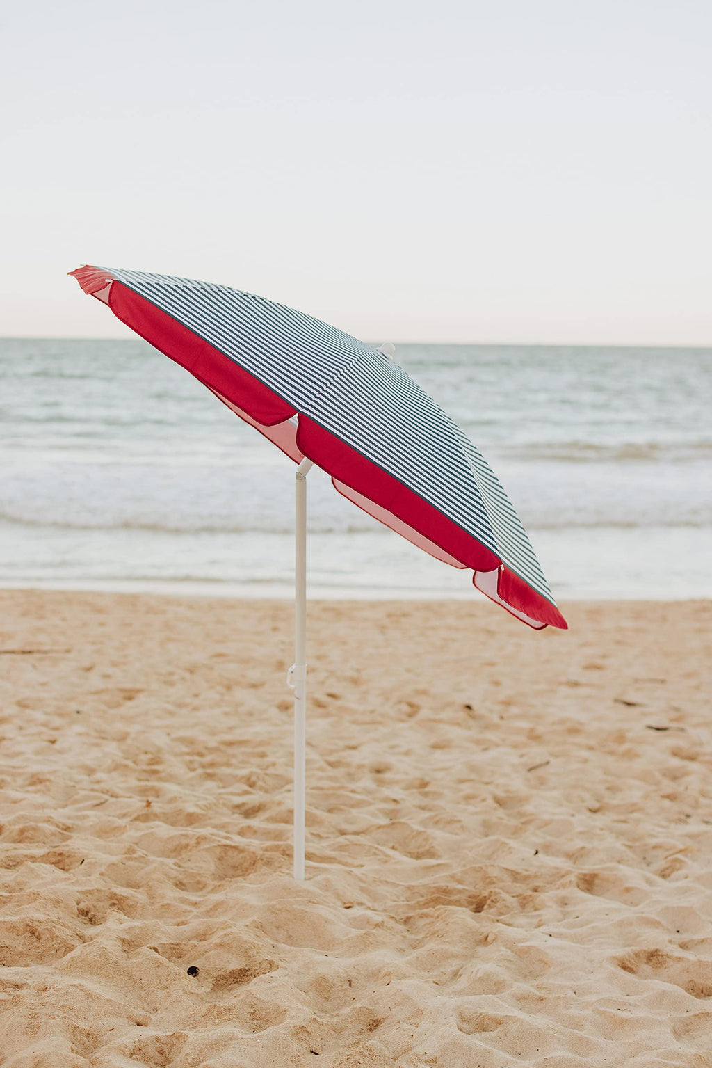 Picnic Time Outdoor Canopy Sunshade Beach Umbrella 5.5', Small Patio Umbrella, Beach Chair Umbrella, (Blue Pinstripe Pattern)