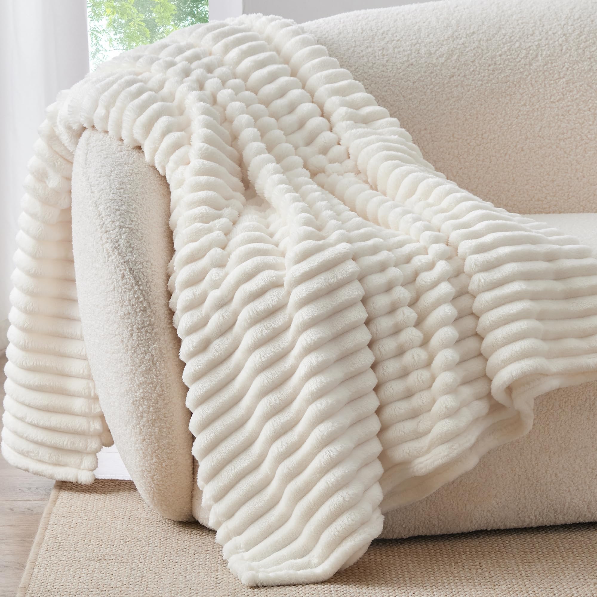 Bedelite Fleece Throw Blanket For Couch, 300Gsm Soft & Warm Fluffy Twin Blanket, Decorative And Giftable Striped Cream White Bla