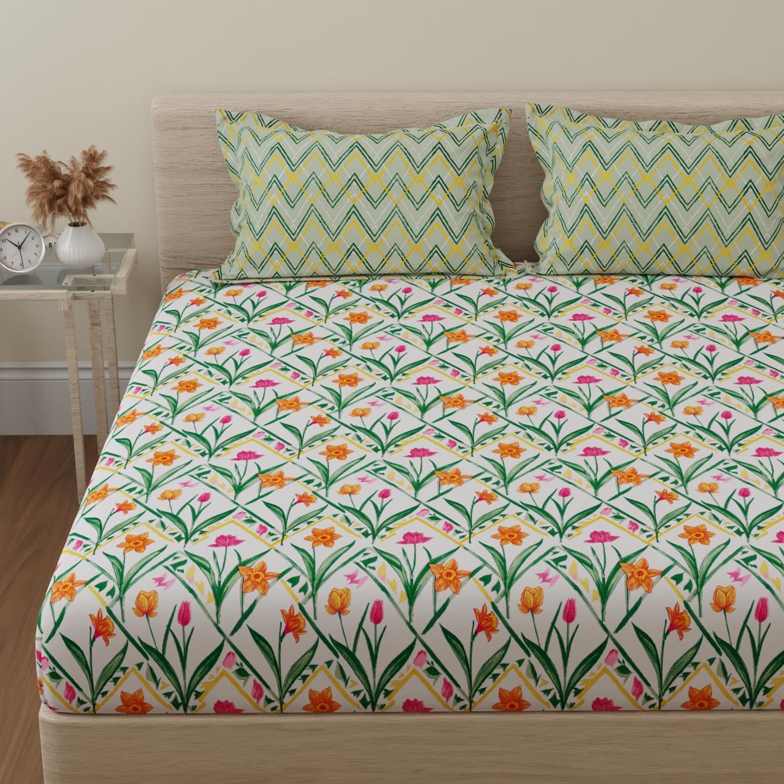Huesland By Ahmedabad Cotton 144 Tc Double Bed Bedsheet Cotton With 2 Pillow Covers | Botanical Chevron | Green, Yellow & White