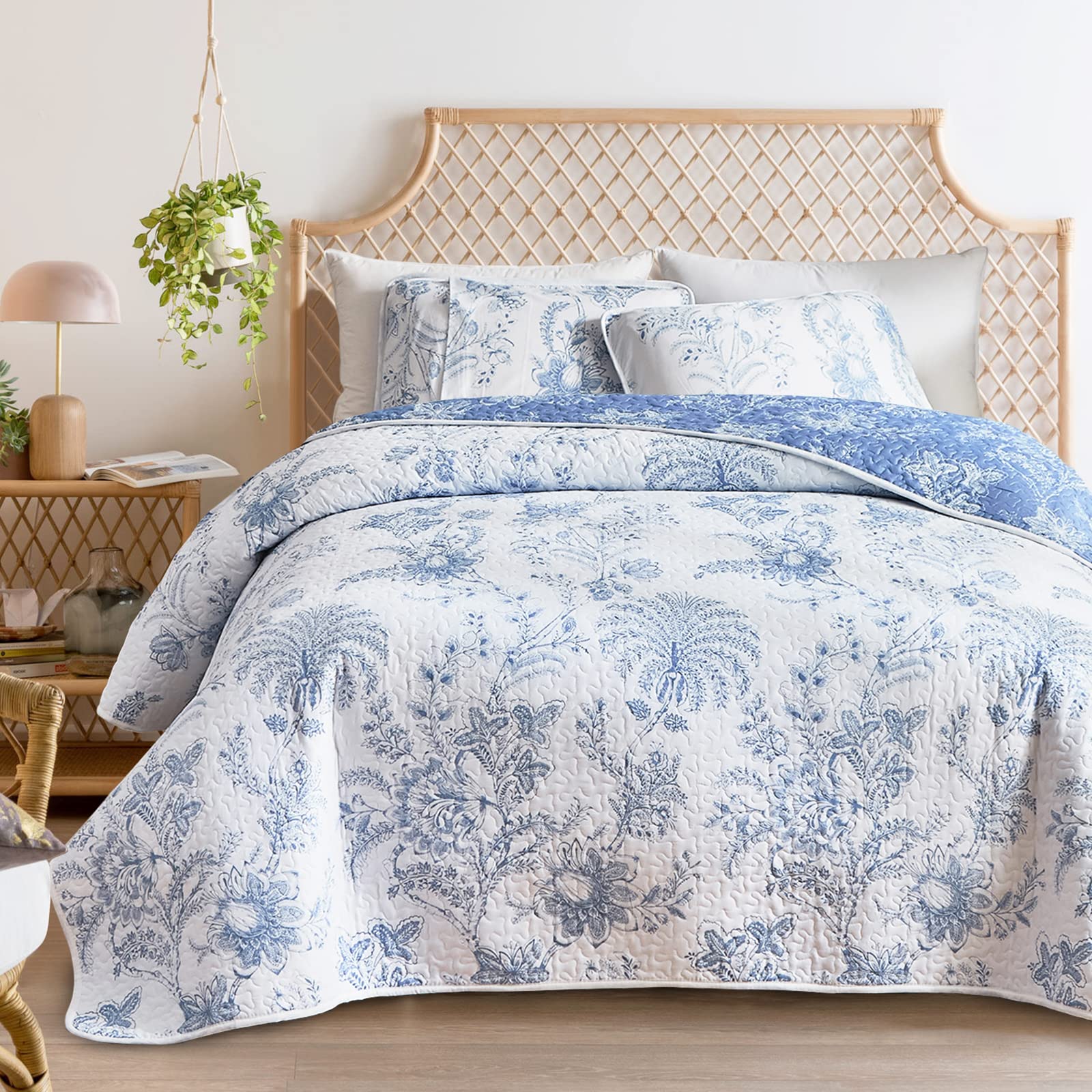 Flysheep Reversible Quilt Set Full Queen Size, 3 Pieces White Blue Botanical Floral Printed Summer Bedding Set, Soft Microfiber