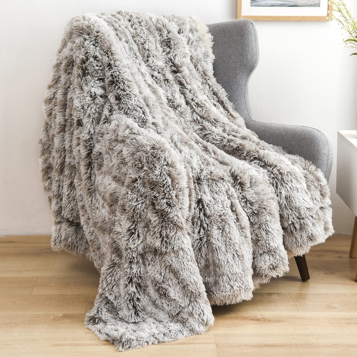 Gonaap Fuzzy Faux Fur Throw Blanket Frosty Grey Super Soft Cozy Plush Fuzzy Shaggy Blanket For Couch Sofa Bed (Frosty Grey, Thro