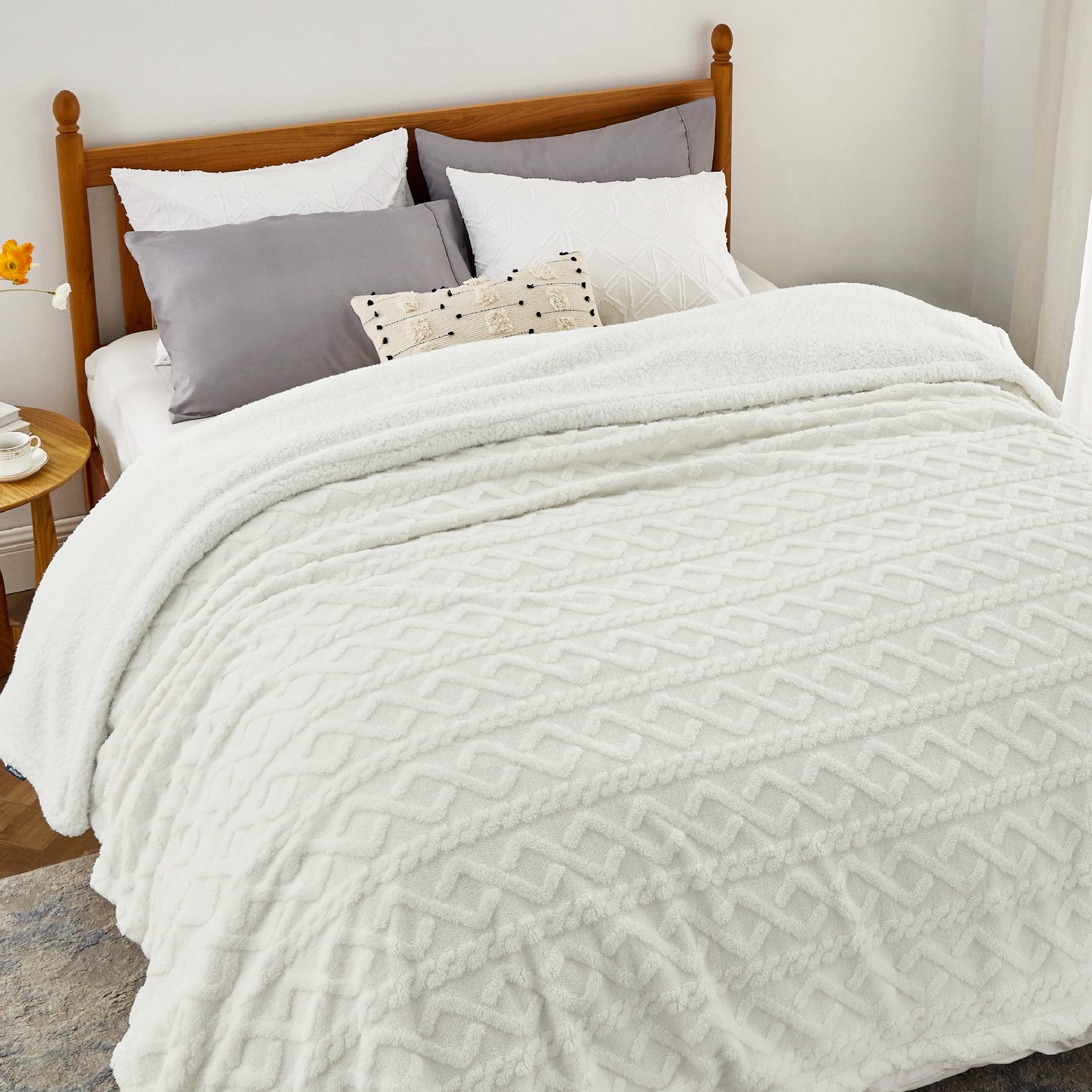 Bedsure Sherpa King Size Blanket For Bed- Fuzzy Soft Cozy Blanket King Size, Fleece Thick Warm Blanket For Winter, White, 108X90