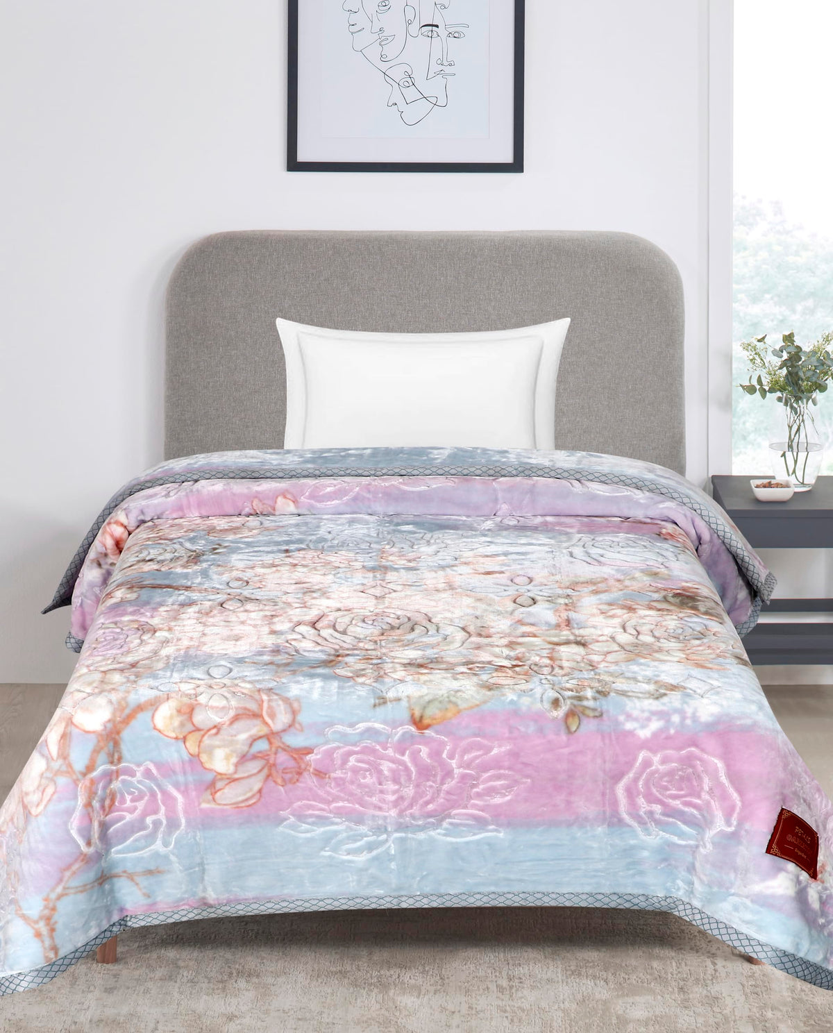 Petals Dreams Blanket Single Bed for Moderate Winter, 750 GSM, Cloudy Mink Blanket (160x220 cm) (Blue & Pink)