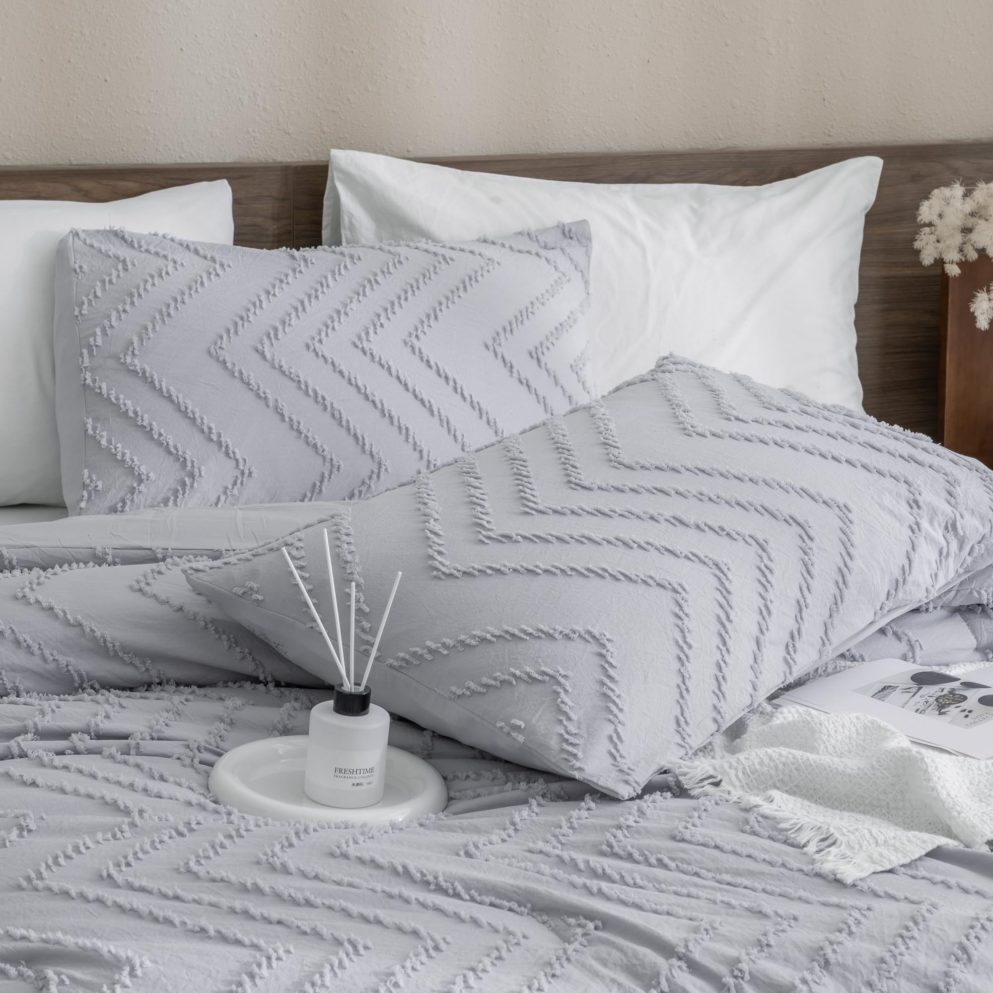 Andency Silver Grey Comforter Set For Queen Size Bed, Boho Grey Soft Warm Bedding - 3 Pieces Gray Chevron Tufted Aesthetic Microfiber Lightweight Comforter