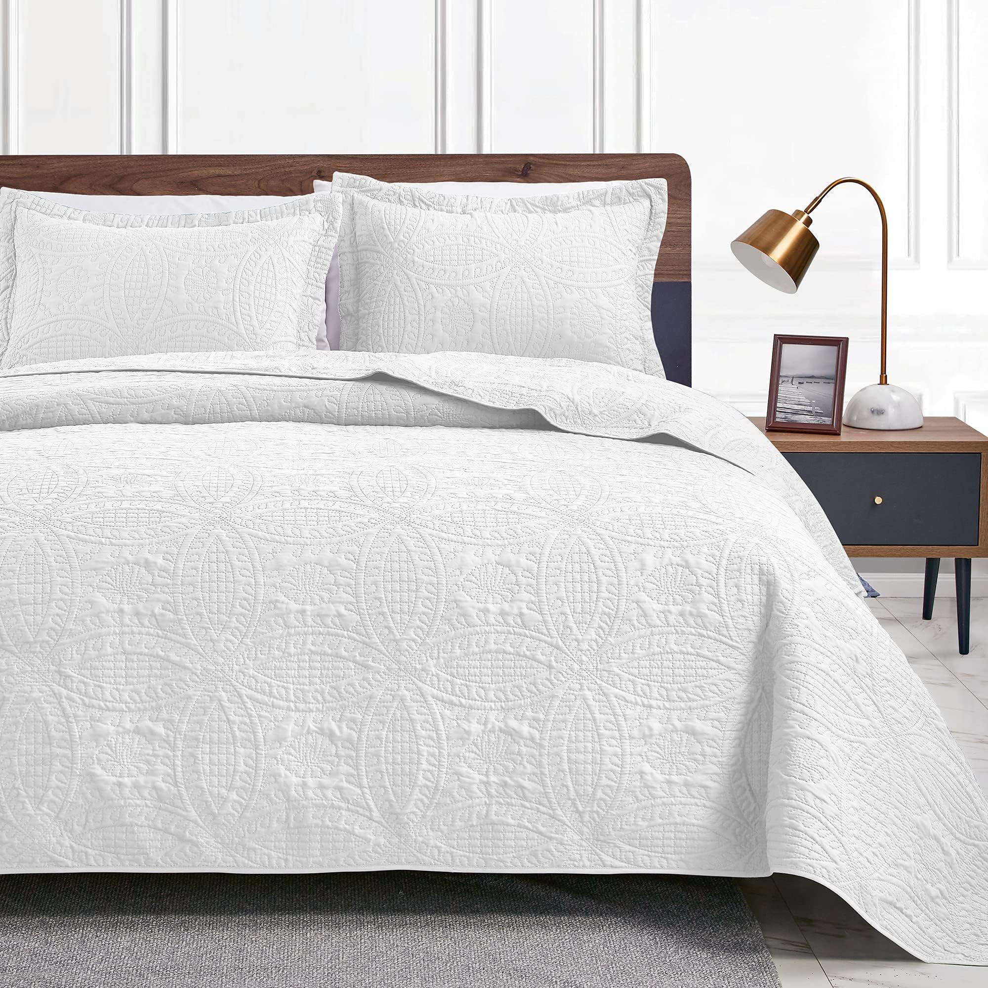 Love'S Cabin Quilts For Queen Bed White Bedspreads - Soft Bed Summer Quilt Lightweight Microfiber Bedspread- Modern Style Coin P
