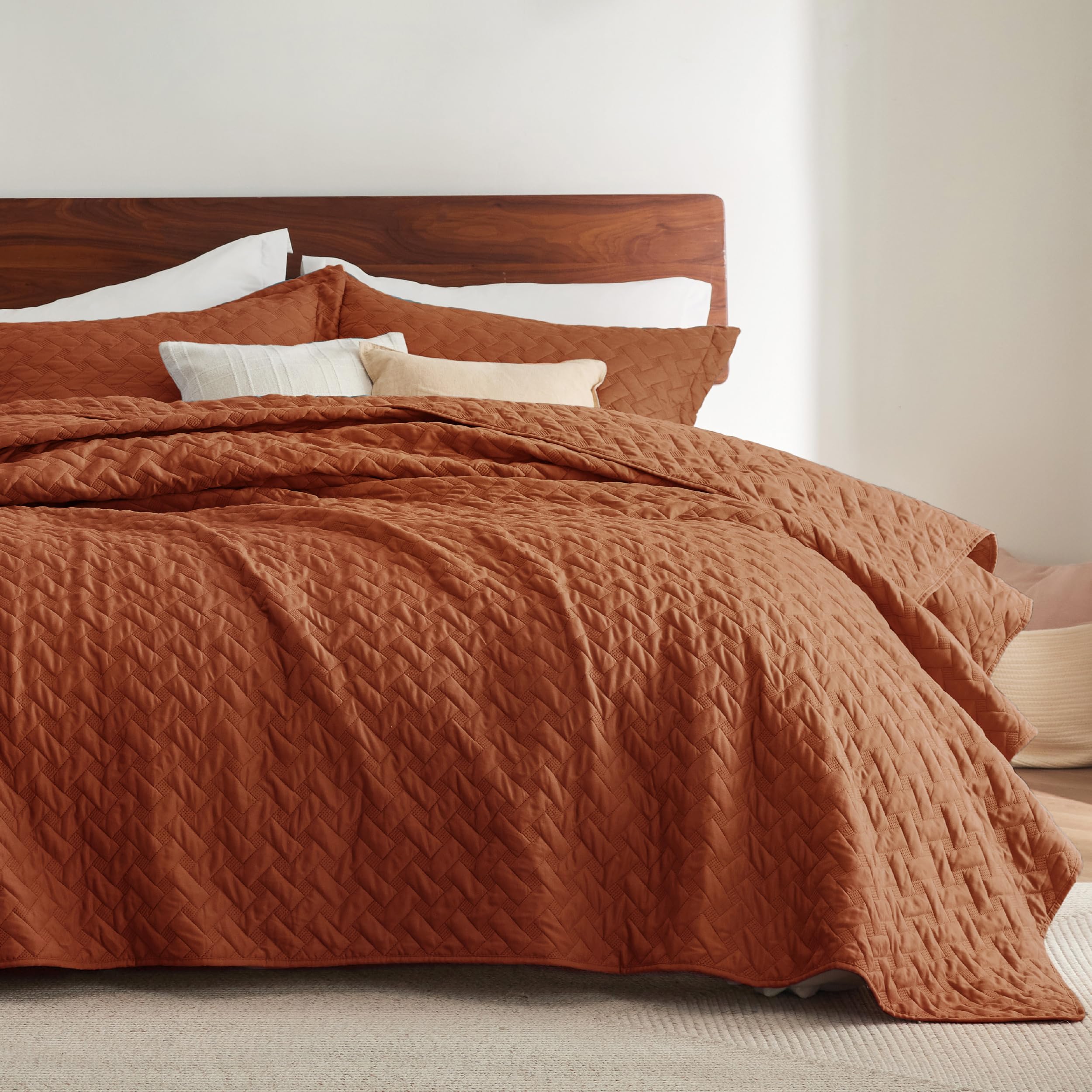 Bedsure King Size Quilt Set - Lightweight Summer Quilt King - Red Orange Bedspread King Size - Bedding Coverlet For All Seasons