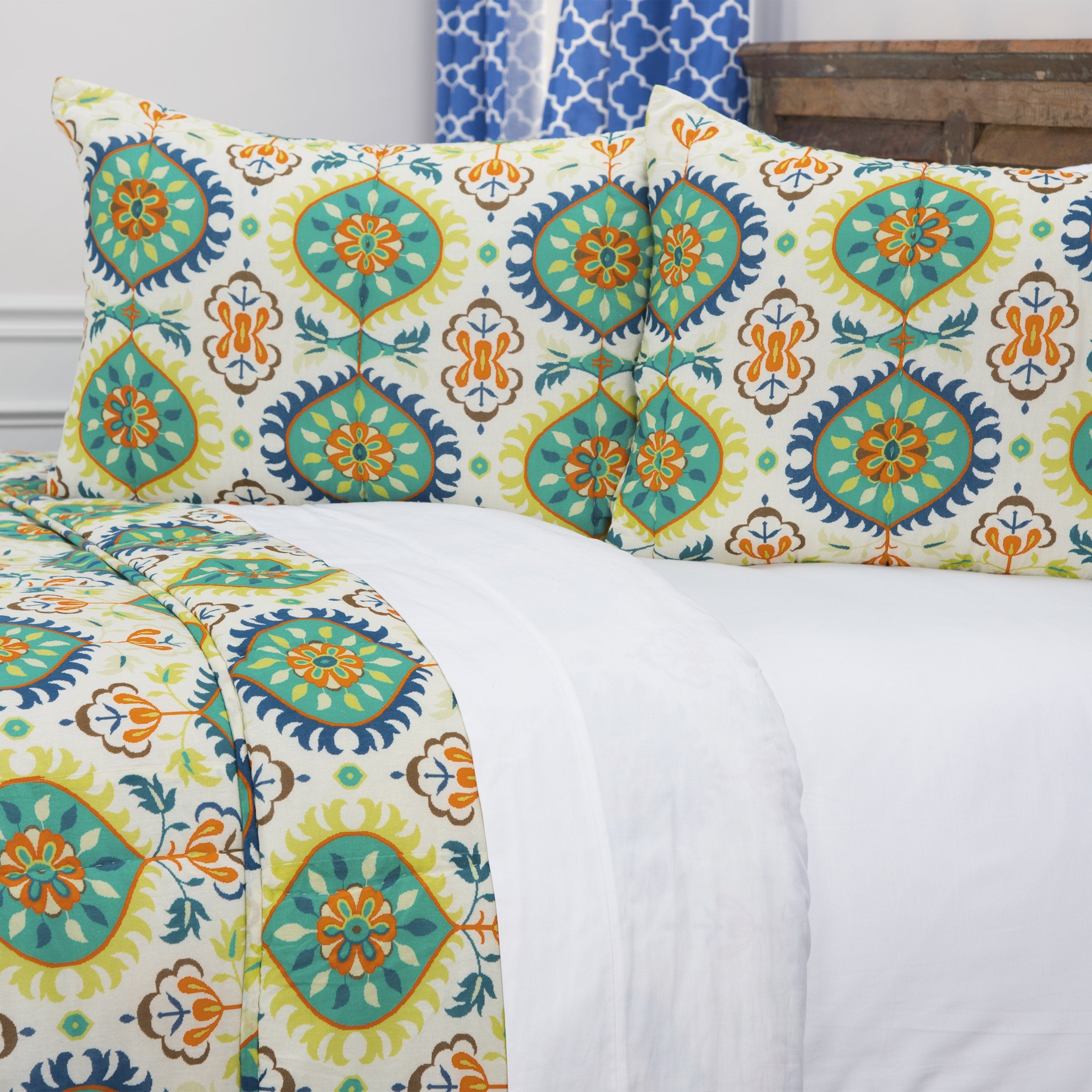 Rizzy Home | BQ4619 | Polyester Quilt | 106"x92" Yellow/Green/Orange Geometric