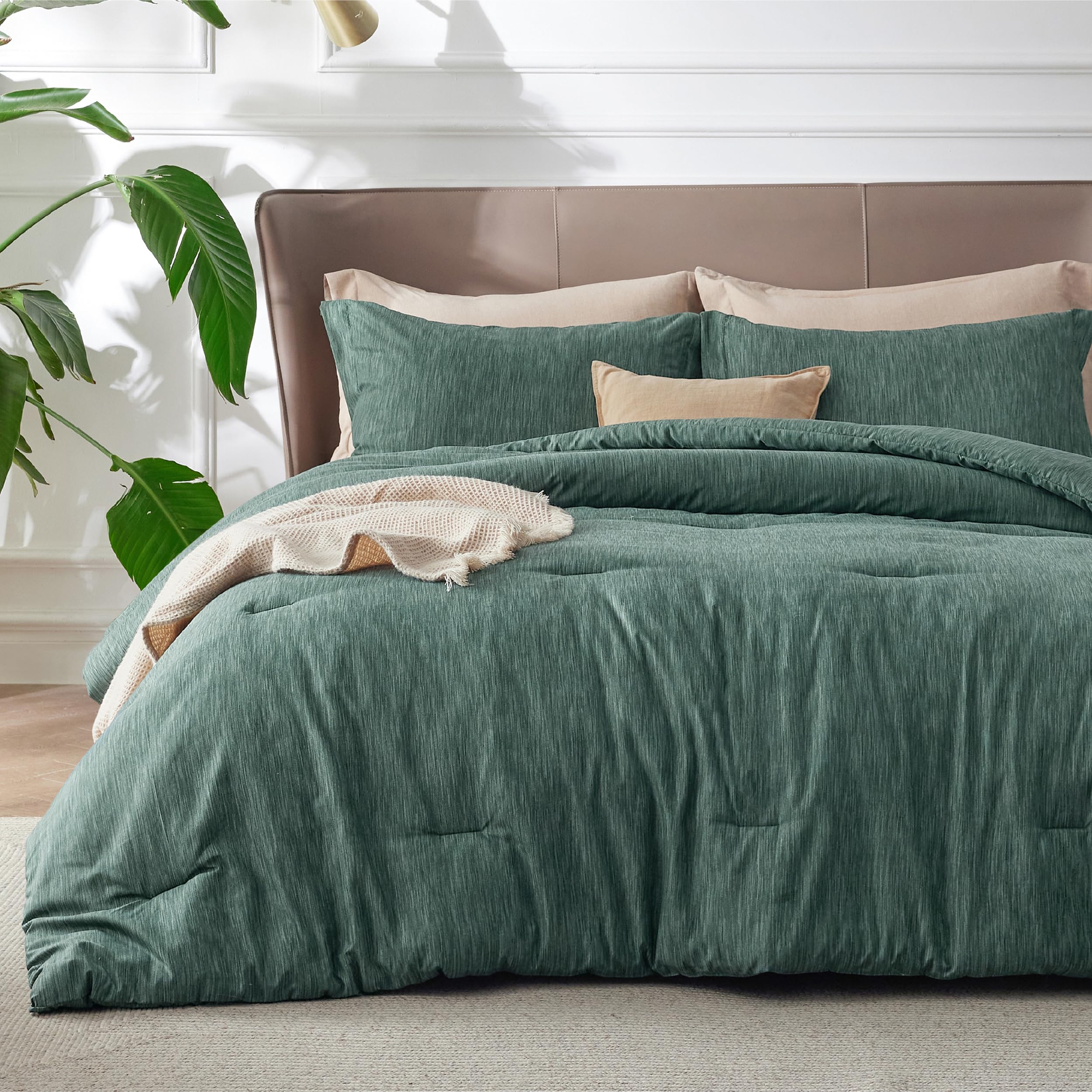 Bedsure King Size Comforter Set - Emerald Green King Comforter Set, Soft Bedding For All Seasons, Cationic Dyed Bedding Set, 3 P