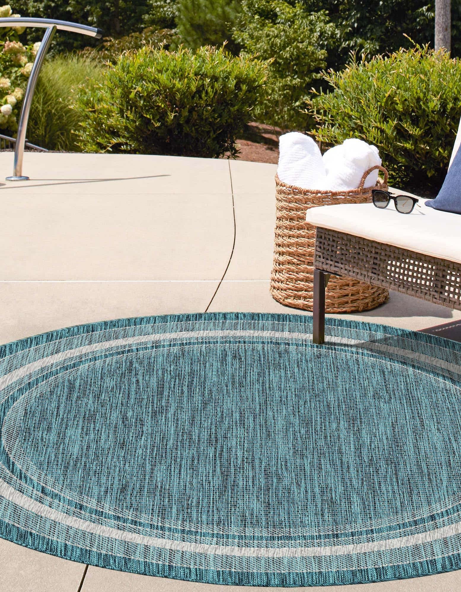 Unique Loom Outdoor Border Collection Area Rug - Soft Border (5' 1' Round, Teal/ Ivory)