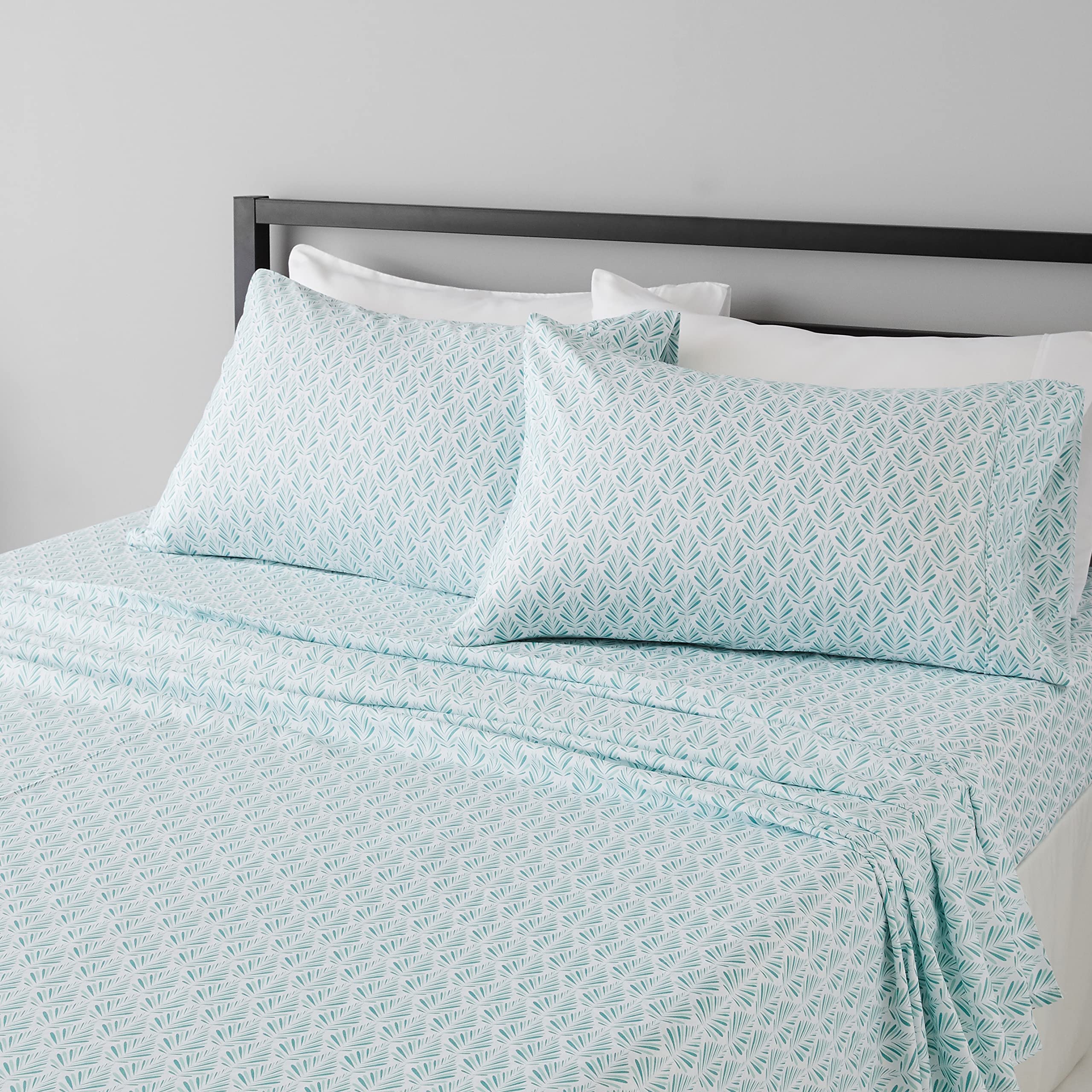 Amazon Basics Lightweight Super Soft Easy Care Microfiber 4 Piece Bed Sheet Set With 14    Deep Pockets, King, Aqua Fern, Printe