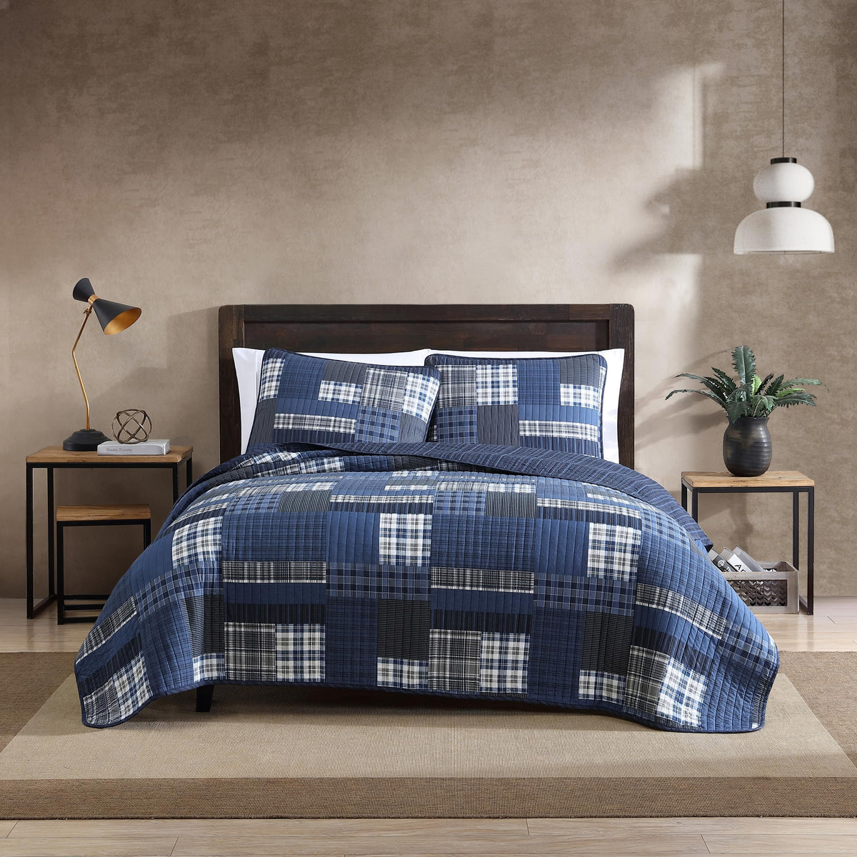 Eddie Bauer - Queen Quilt Set, Reversible Cotton Bedding With Matching Shams, Lightweight Home Decor For All Seasons (Eastmont N