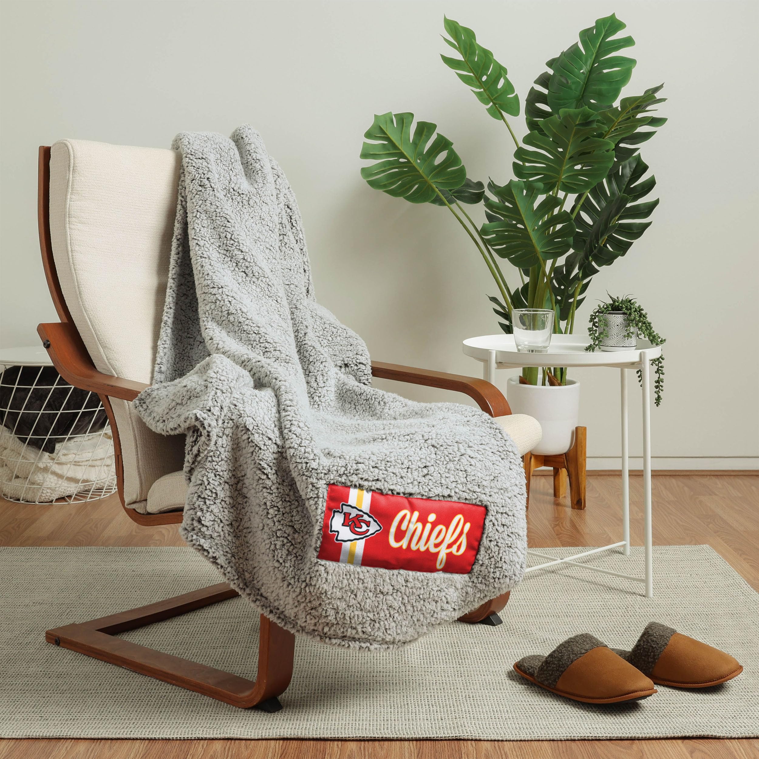 Foco Kansas City Chiefs Nfl Big Logo Cloud Sherpa Blanket