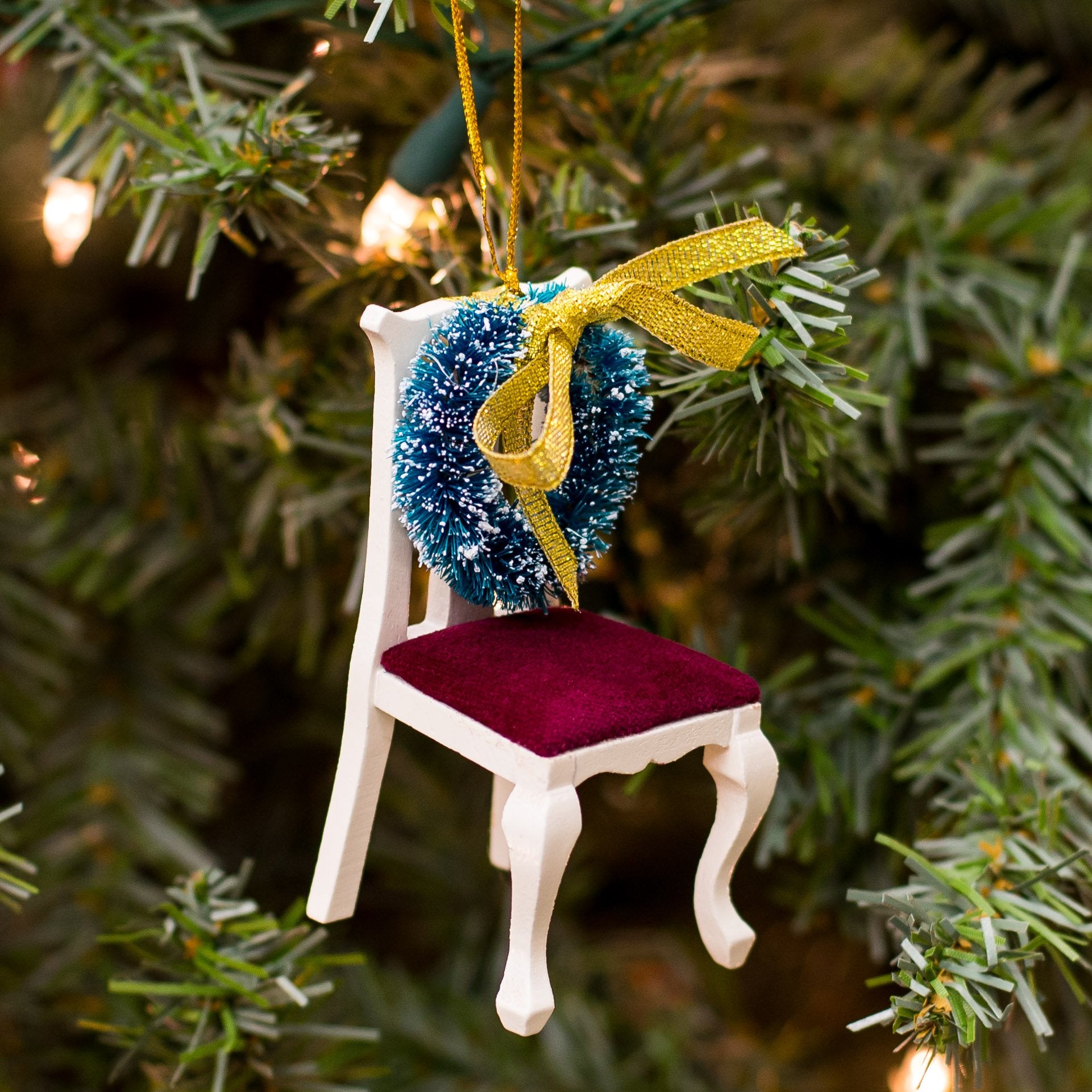 Roman 3.5 Inch Tall Chair With Wreath Memorial Ornament Holiday Tradition