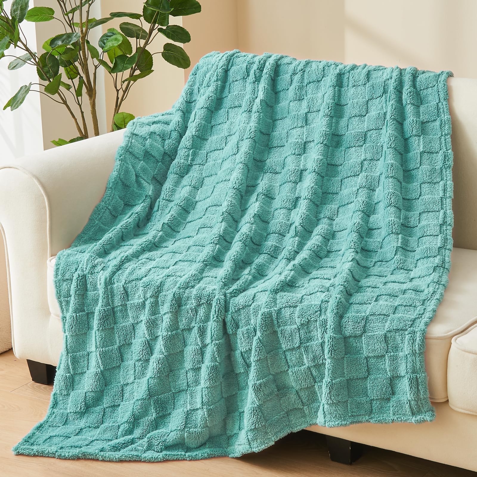 Newcosplay Super Soft Throw Blanket Mint Green Premium Silky Flannel Fleece 3D Checkered Lightweight Bed Blanket All Season Use