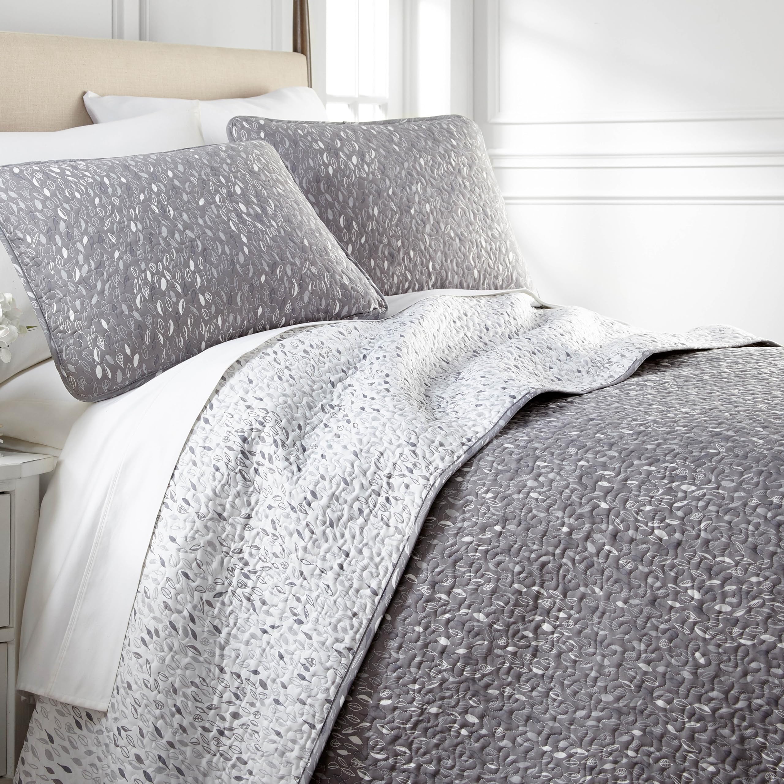 Southshore Fine Living, Inc. Oversized Queen Quilt Bedding Set, 3-Piece, Full/Queen Size Quilt With 2 Shams, Botanical Leaves Qu