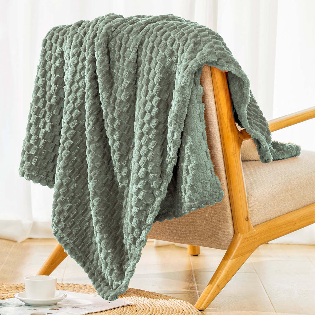 Bnuitland Sage Green Flannel Throw Blanket (50X40 Inches), 300 Gsm Fleece Cozy Warm Soft Lightweight Bed Sofa Blanket For Babys