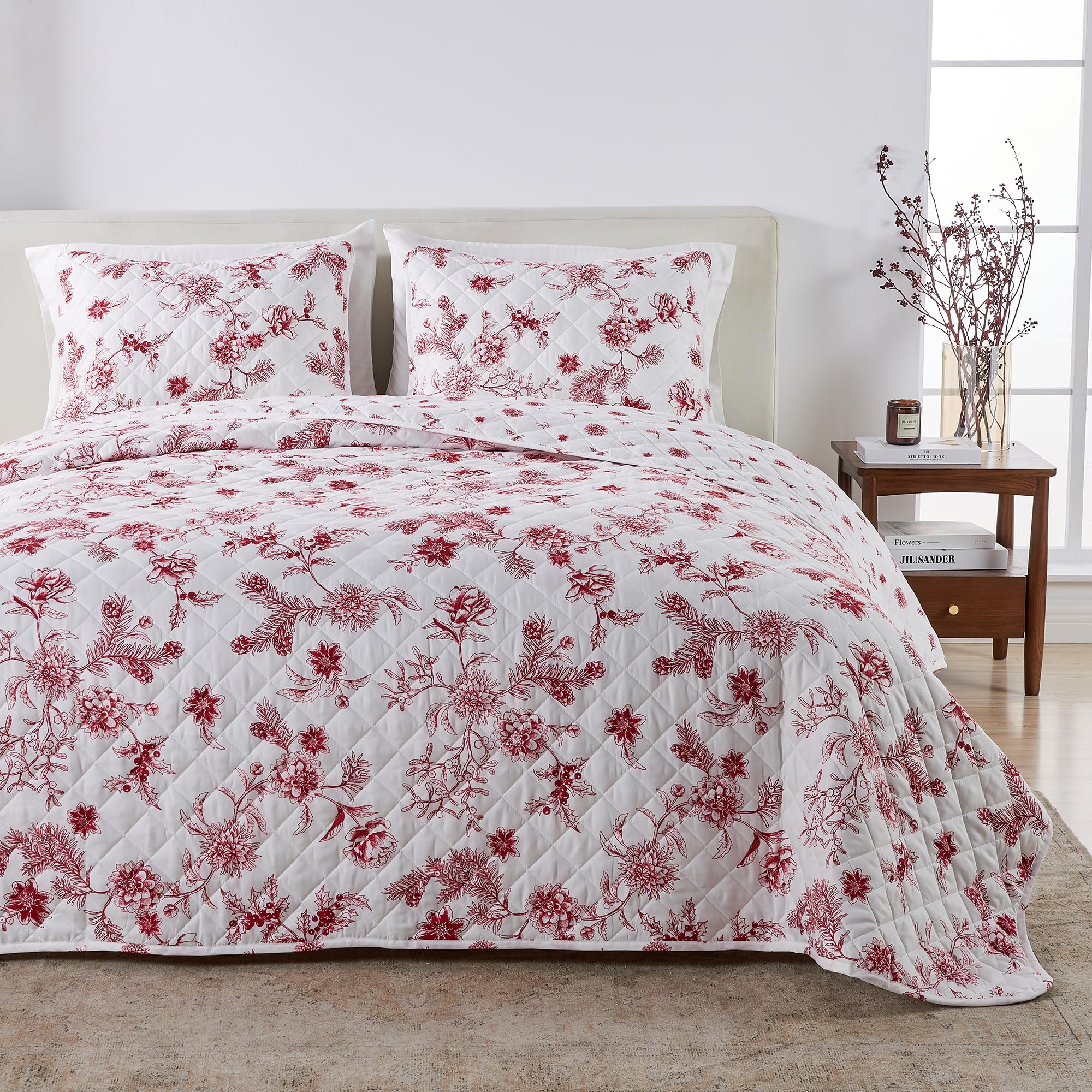 Great Bay Home Twin Size Christmas Quilt Set With Shams - Vibrant, Cheerful, Christmas Prints - Reversible Holiday Seasonal Beds