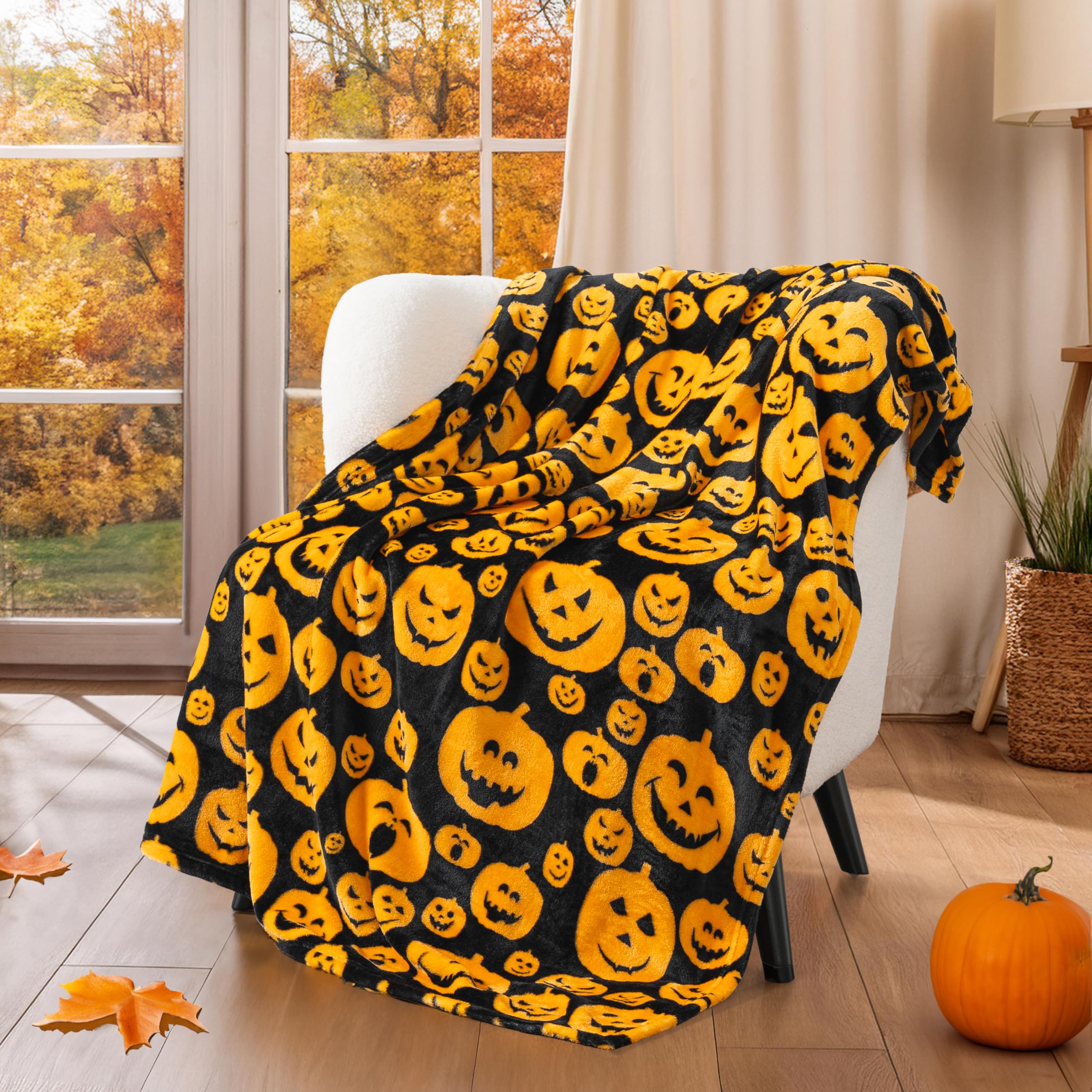 PAVILIA Halloween Throw Blanket for Couch | Orange Pumpkin Fall Fleece Blanket | Soft, Plush, Warm Black Fall Cabin Throw, 60x80