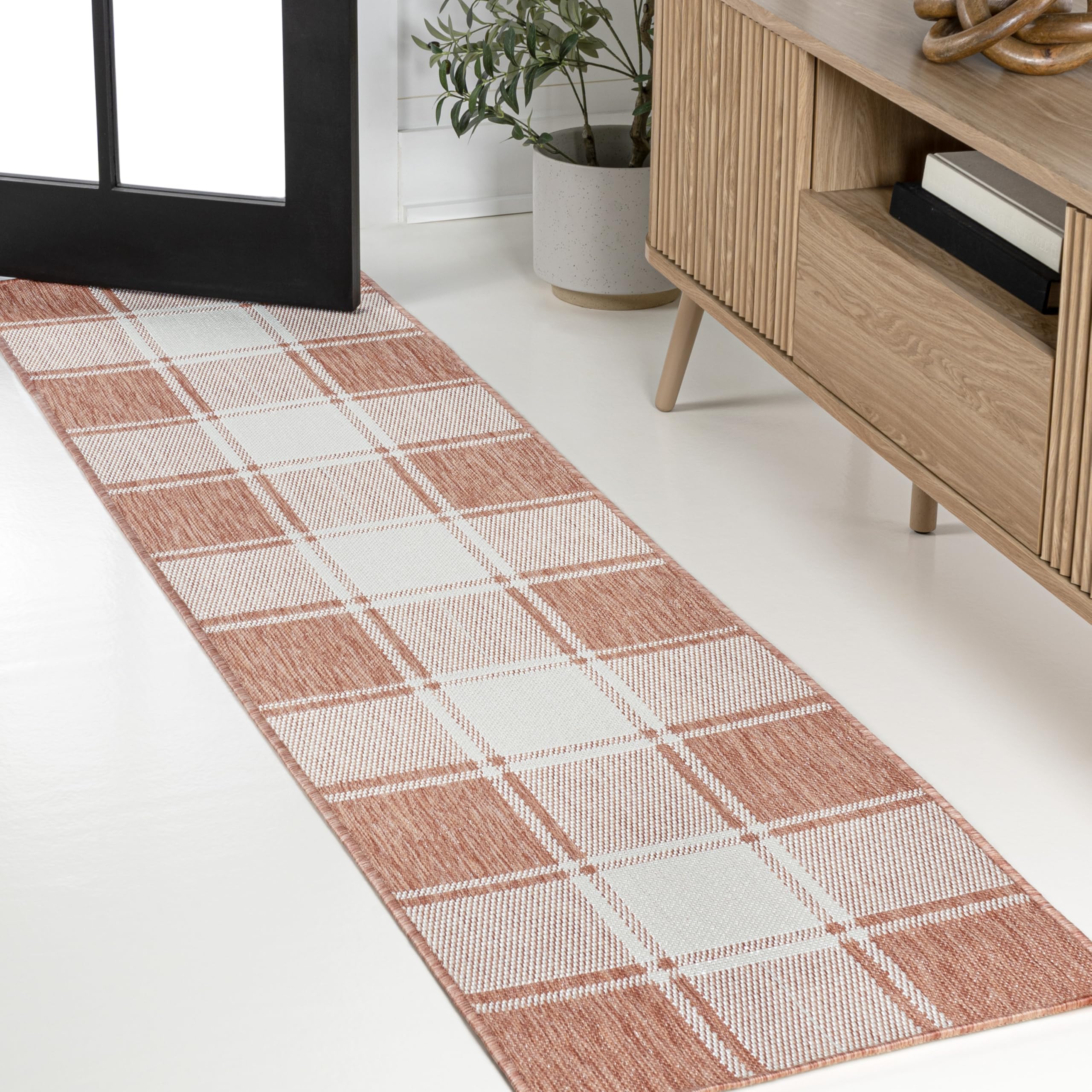 JONATHAN Y TSN203A-28 Sabine Traditional Farmhouse Bold Gingham Salmon/Cream 2 ft. x 8 ft. Indoor/Outdoor Runner Rug, Pet Friend