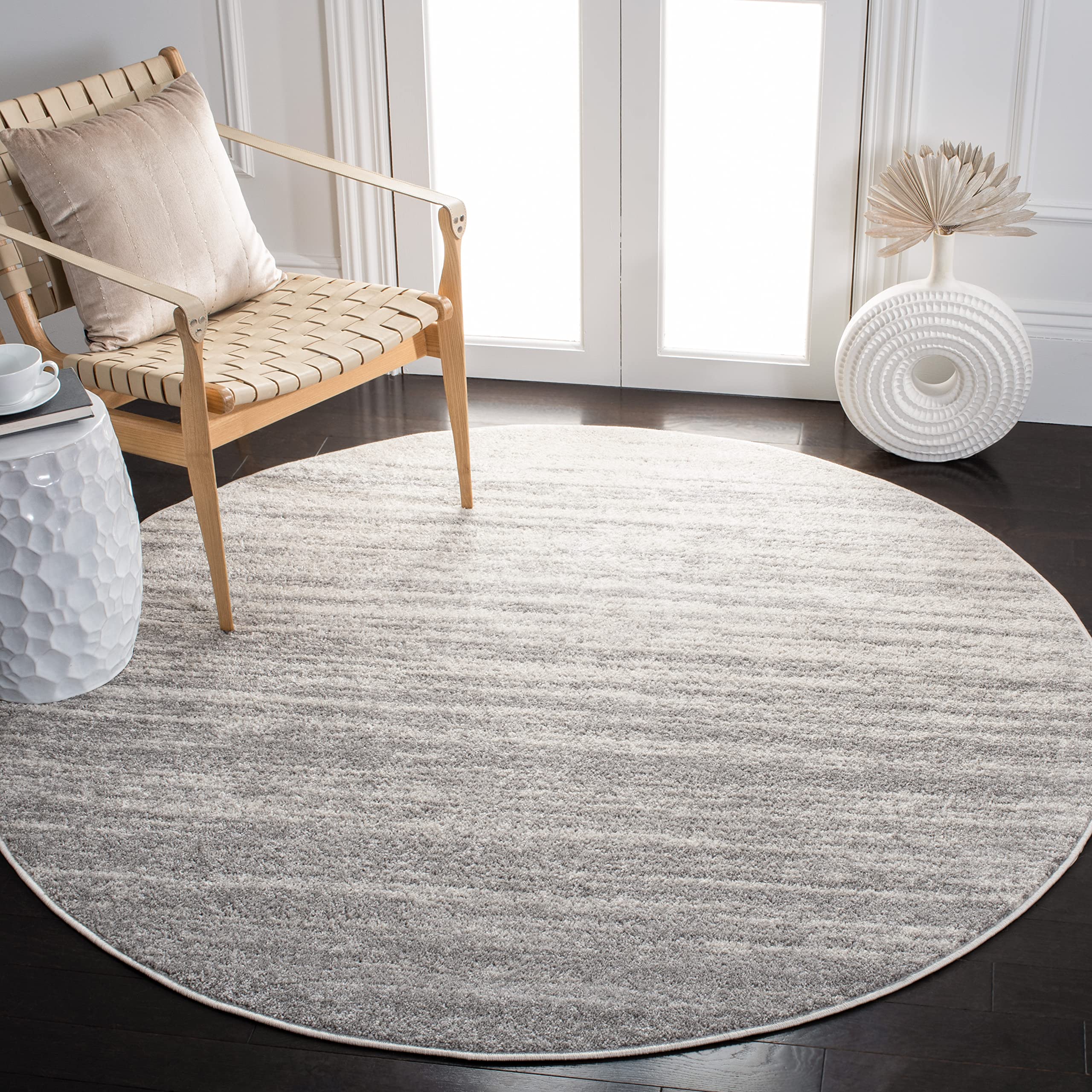 SAFAVIEH Adirondack Collection Area Rug - 12 Round, Ivory & Silver, Modern Ombre Design, Non-Shedding & Easy Care, Ideal for Hi