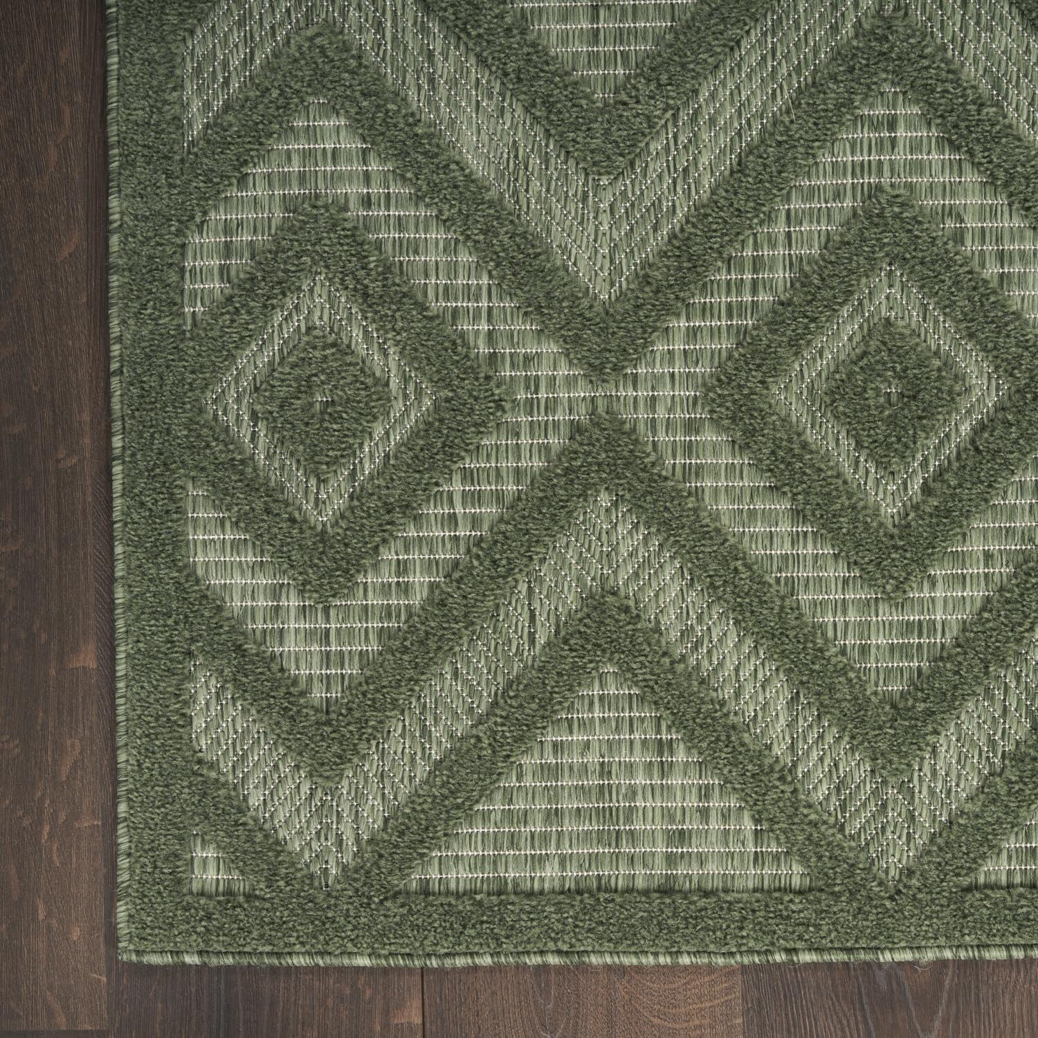 Nourison Versatile Indoor/Outdoor Green 5' X 7' Area Rug, Easy Cleaning, Non Shedding, Bed Room, Living Room, Dining Room, Backyard, Deck, Patio (5X7)