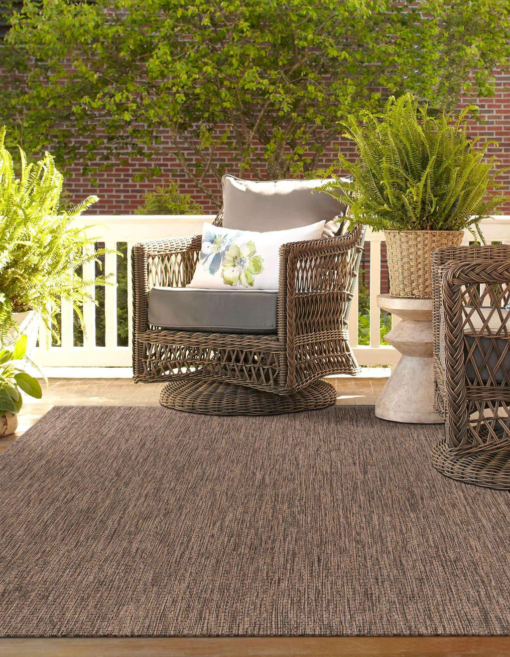 Unique Loom Outdoor Solid Collection Area Rug (7' 10'' X 10' Rectangle Light Brown/Ivory)
