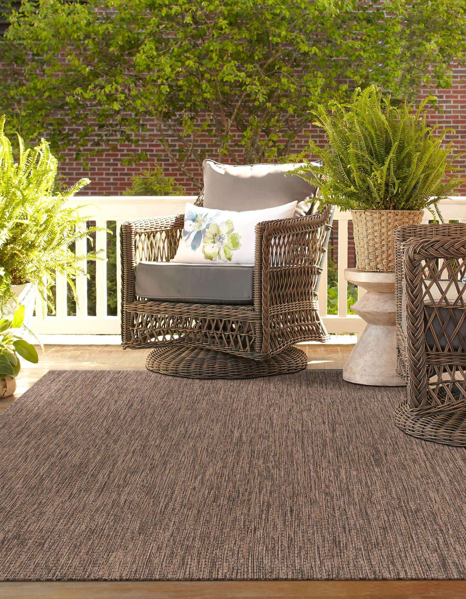 Unique Loom Outdoor Solid Collection Area Rug (7' 10'' X 10' Rectangle Light Brown/Ivory)