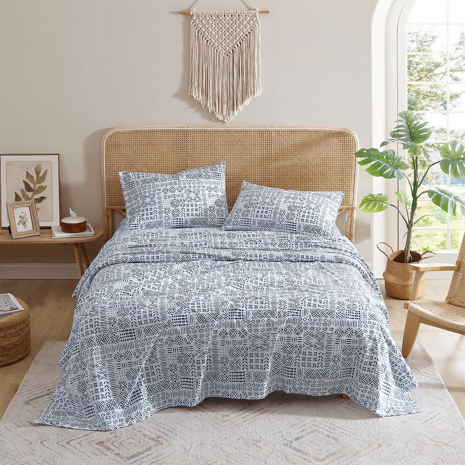 Indigo Ink - Full Size Sheet Set, 4-Piece Boho Geometric Patterned Bedding, Soft & Wrinkle Resistant (White Denim Collection, Na