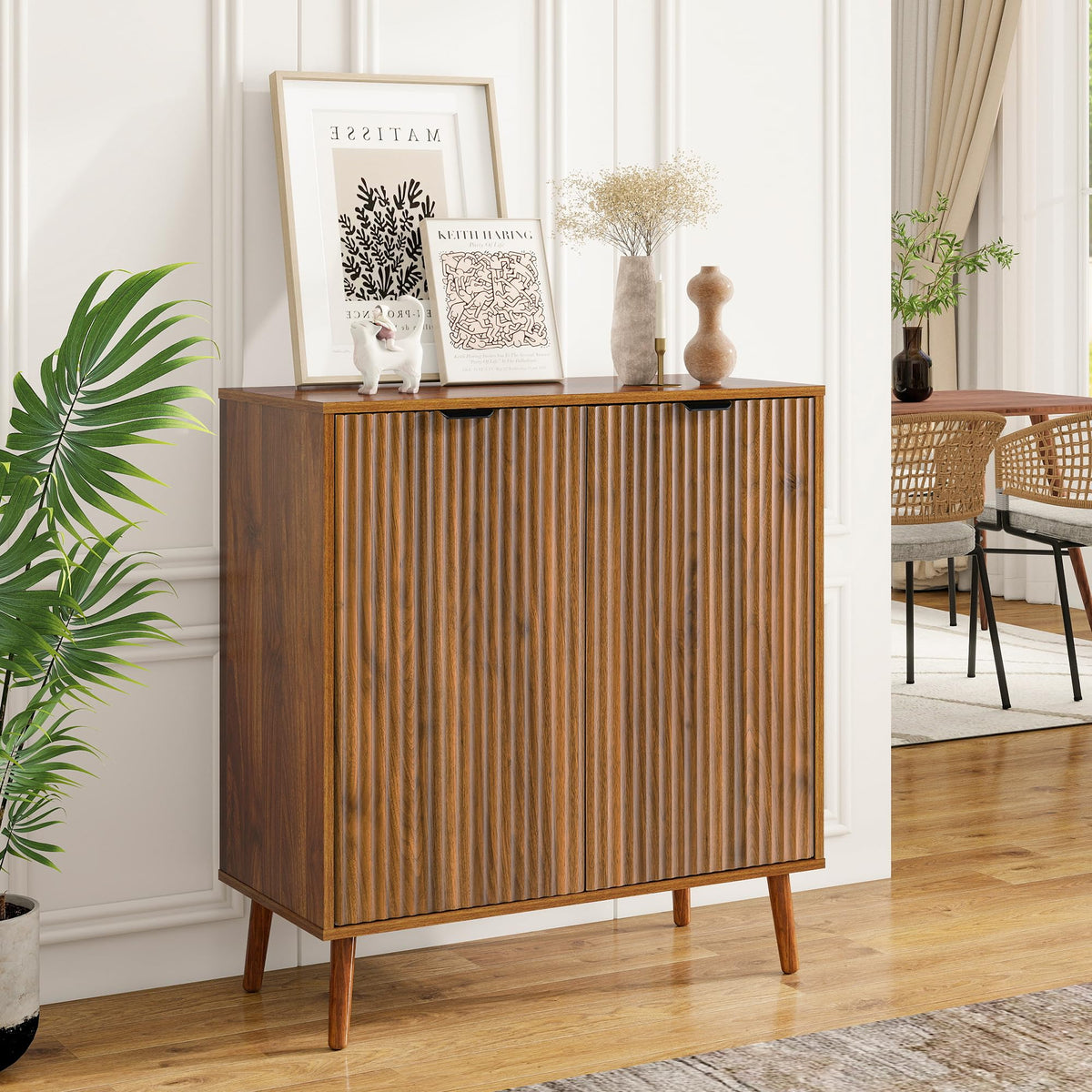LYNCOHOME Fluted Sideboard Buffet Cabinet with Storage, 2 Doors with Solid Wood Feet for Kitchen, Hallway