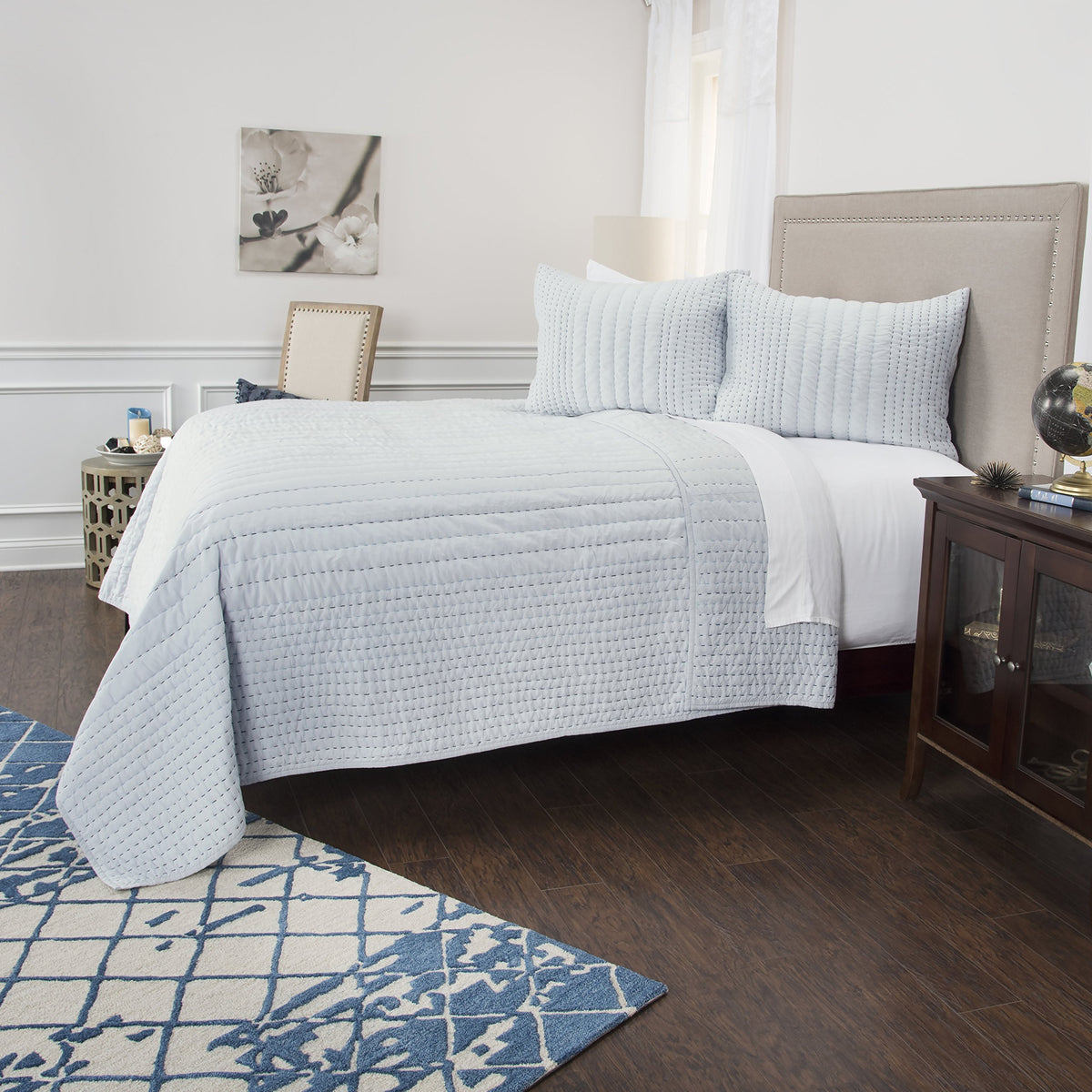 Rizzy Home | BQ4561 | Polyester Quilt | 90"x92" Blue/Gray/Nuetral Stripe