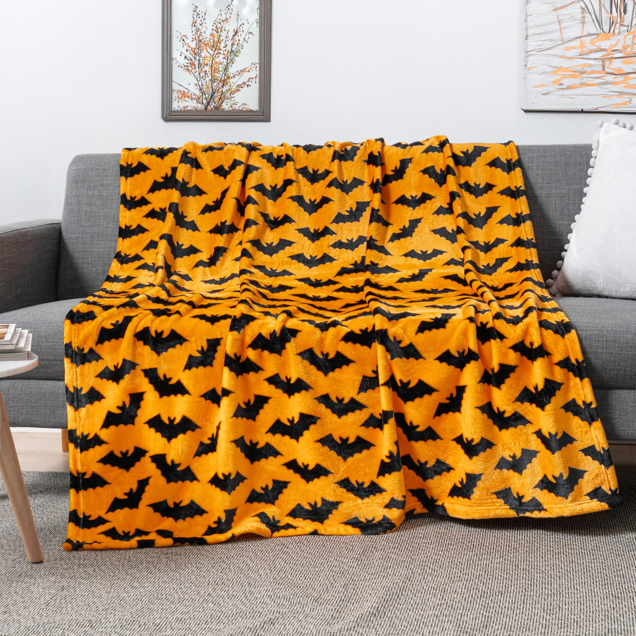 Pavilia Halloween Throw Blanket For Couch | Bat Fall Halloween Fleece Blanket | Soft, Plush, Warm Black Fall Cabin Throw, 60X80