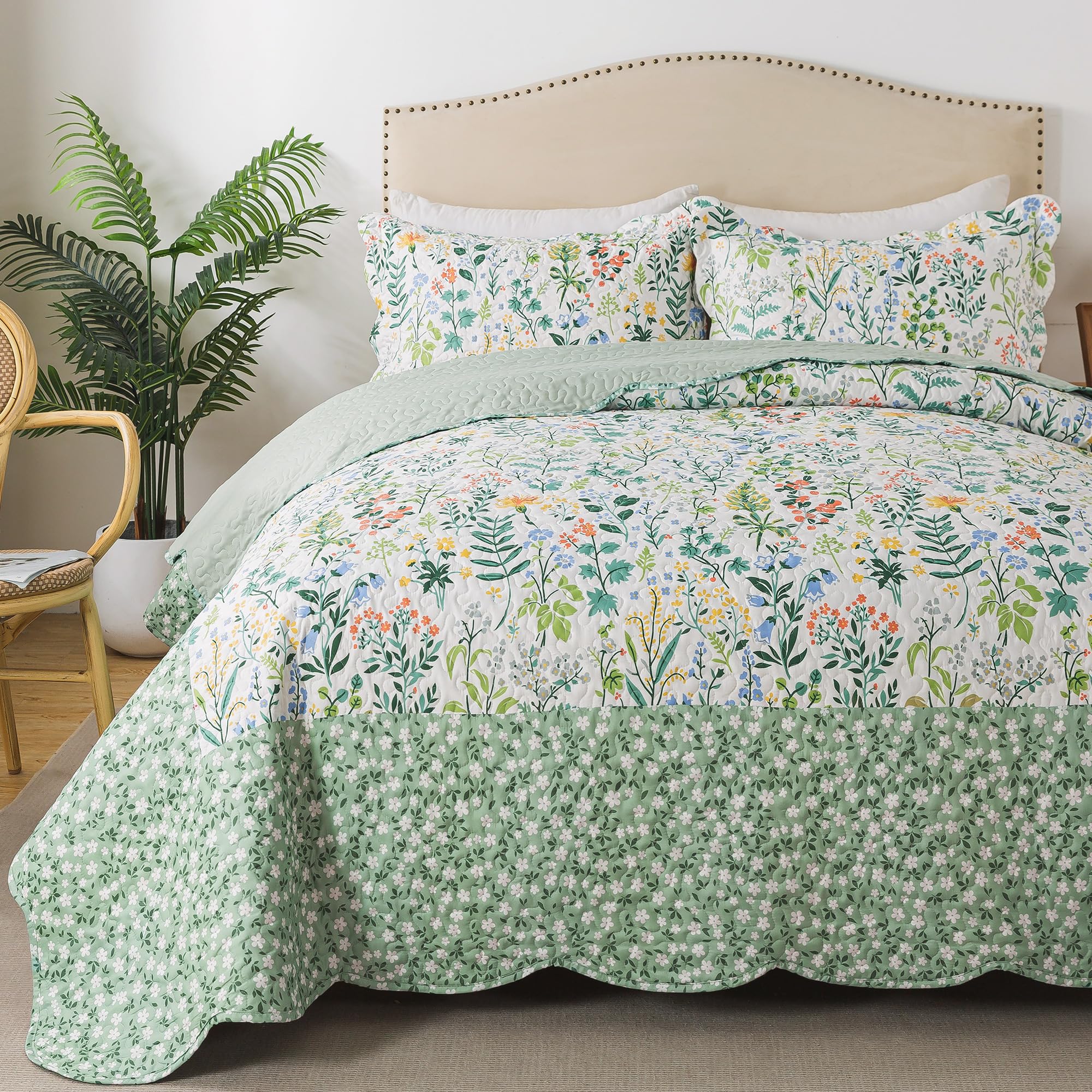 Honeilife Bedspread Set - California King Quilt, 3-Piece Microfiber Bedspread Set, Green & White Floral Pattern, Extra Large 120