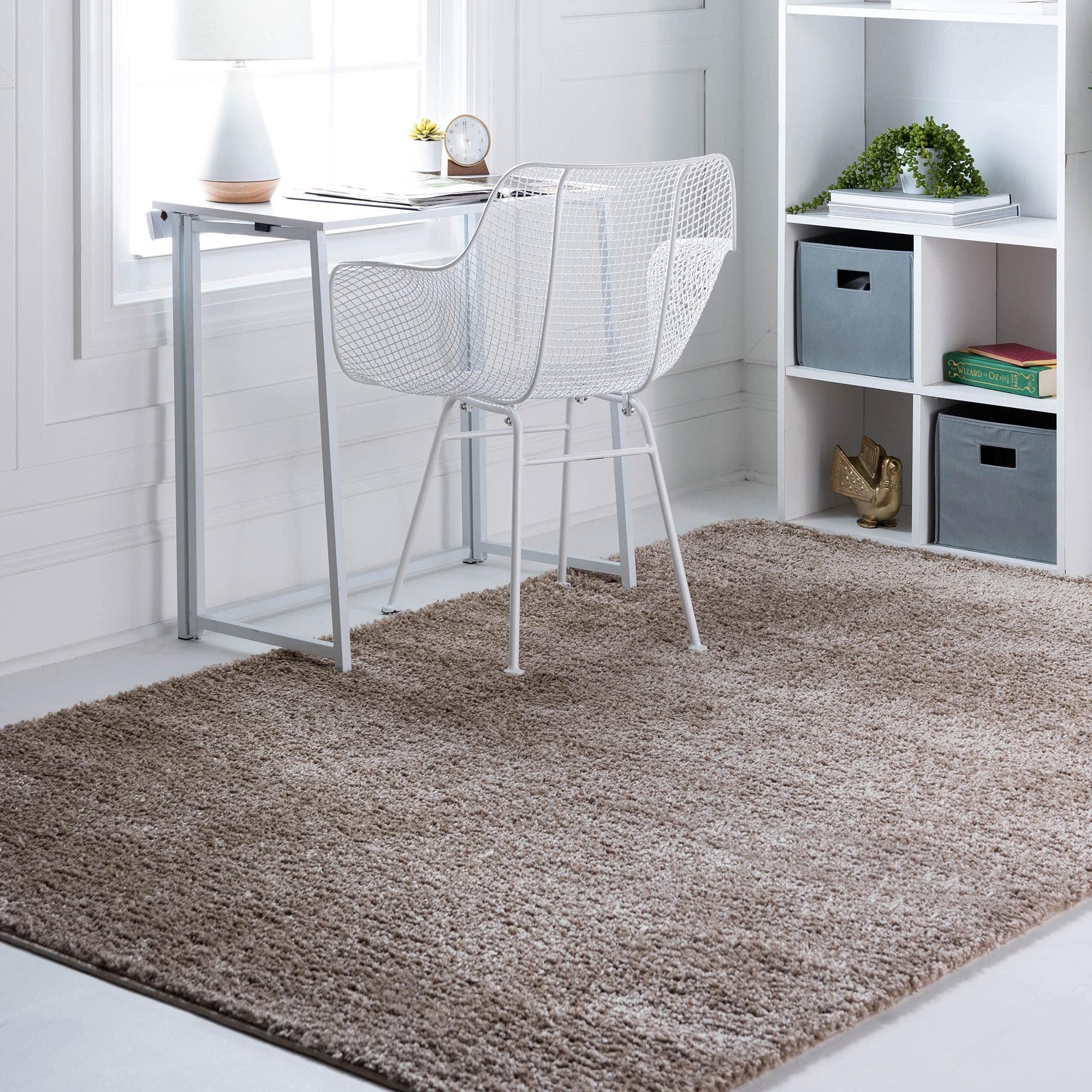 Rugs.com Soft Solid Shag Collection Area Rug - 5x8 Khaki Shag Rug Perfect for Bedrooms, Dining Rooms, Living Rooms