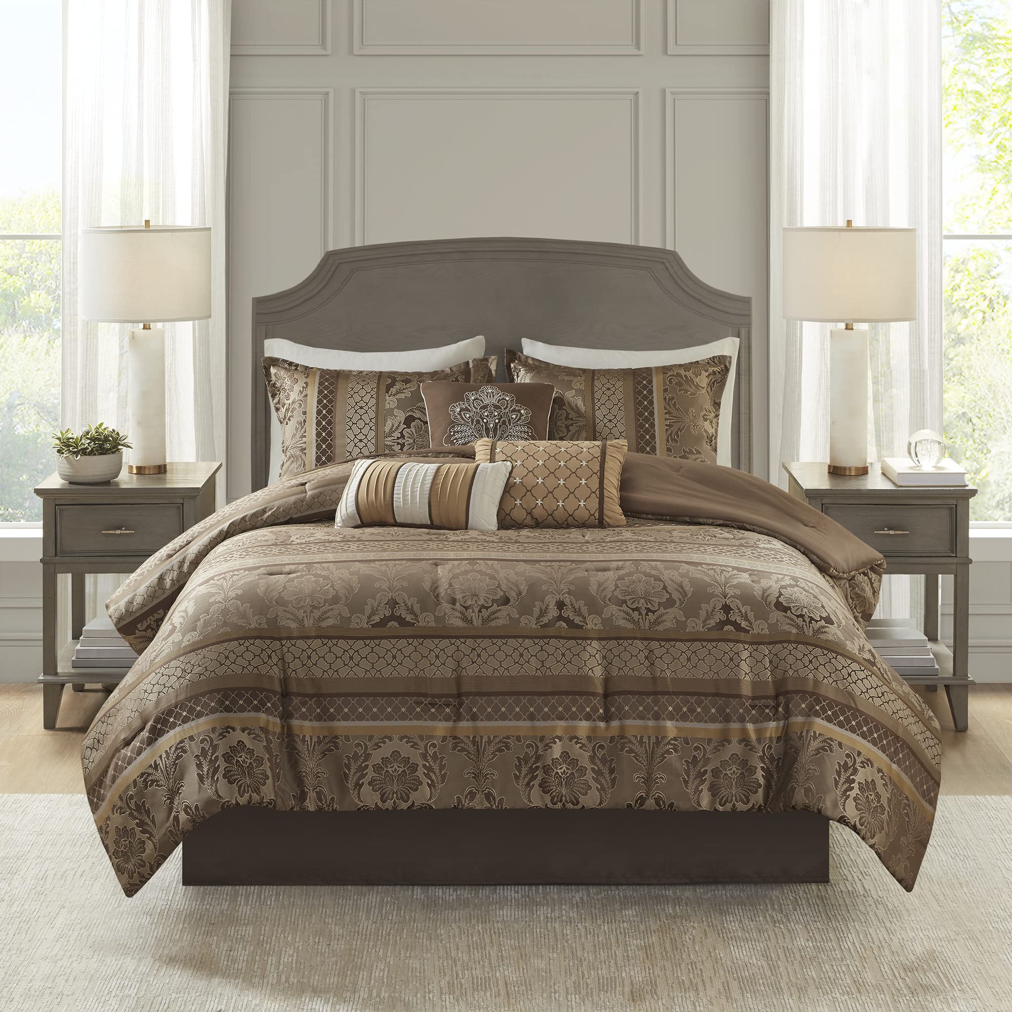 Madison Park Bellagio Cozy Comforter Set - Luxurious Jaquard Traditional Damask Design, All Season Down Alternative Bedding With Matching Shams, Decorative Pillow, King(104'X92'), Brown/Gold 7 Piece