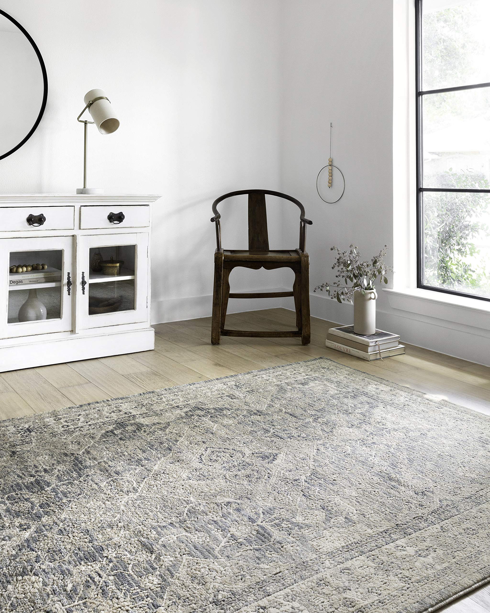 Loloi Teagan Collection 6-7 x 9-2 Area Rug in Sky/Natural - Large Area Rug, Soft Neutral Rug, High-Traffic Area Rug for Living