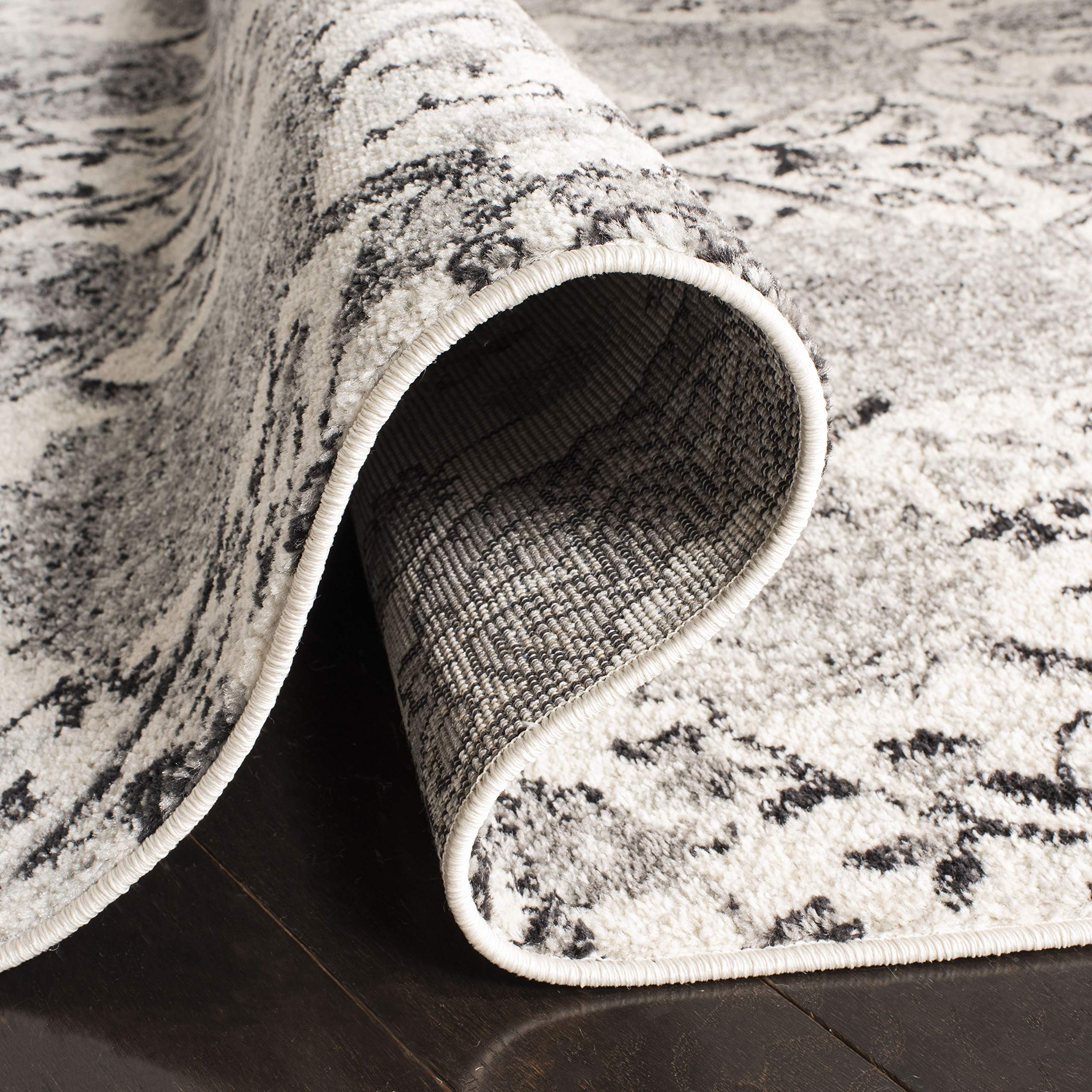 Safavieh Madison Collection Area Rug - 5'3'' Square, Cream & Silver, Boho Chic Glam Paisley Design, Non-Shedding & Easy Care, Id