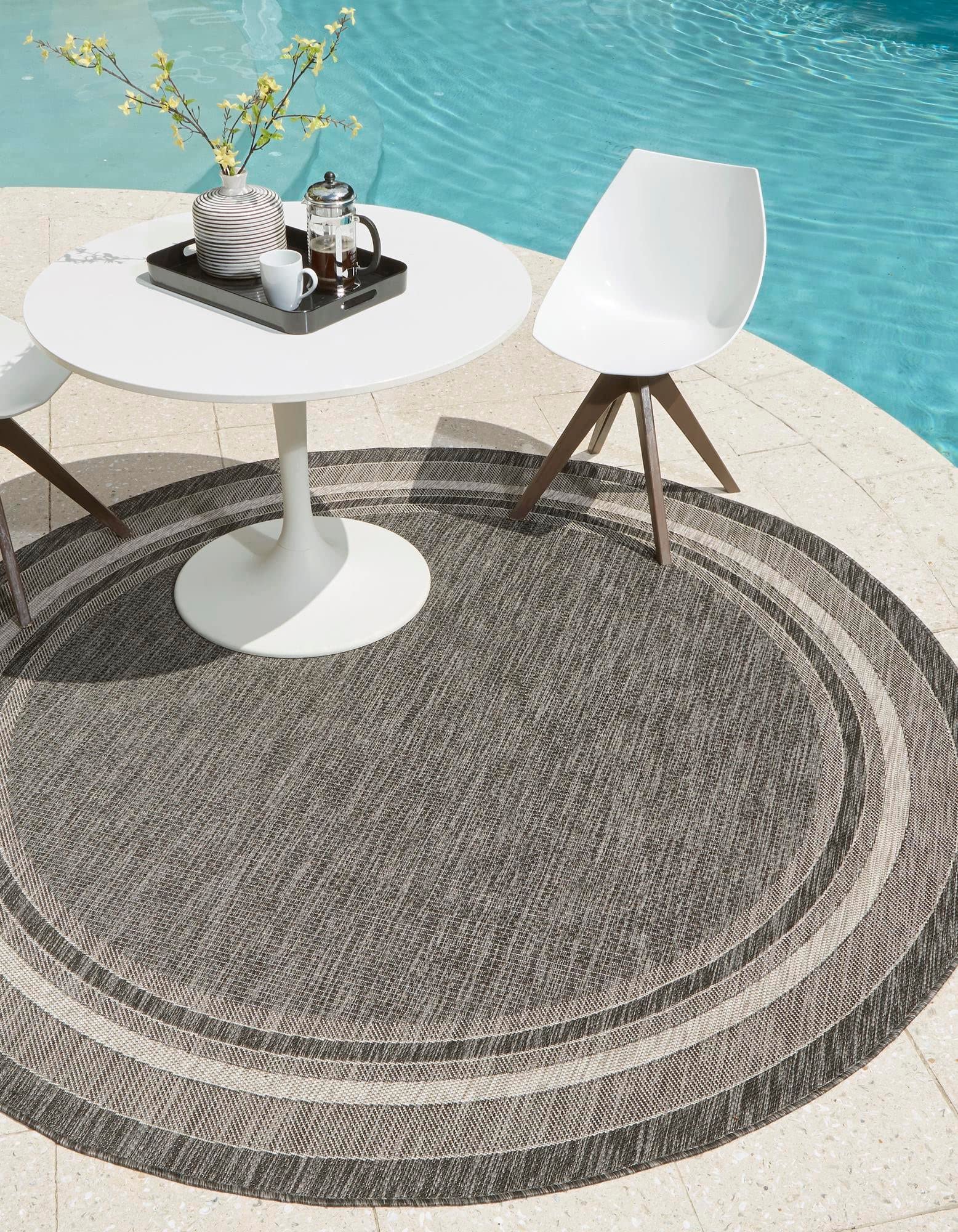 Unique Loom Outdoor Border Collection Area Rug - Soft Border (4' 1' Round, Black/ Ivory)