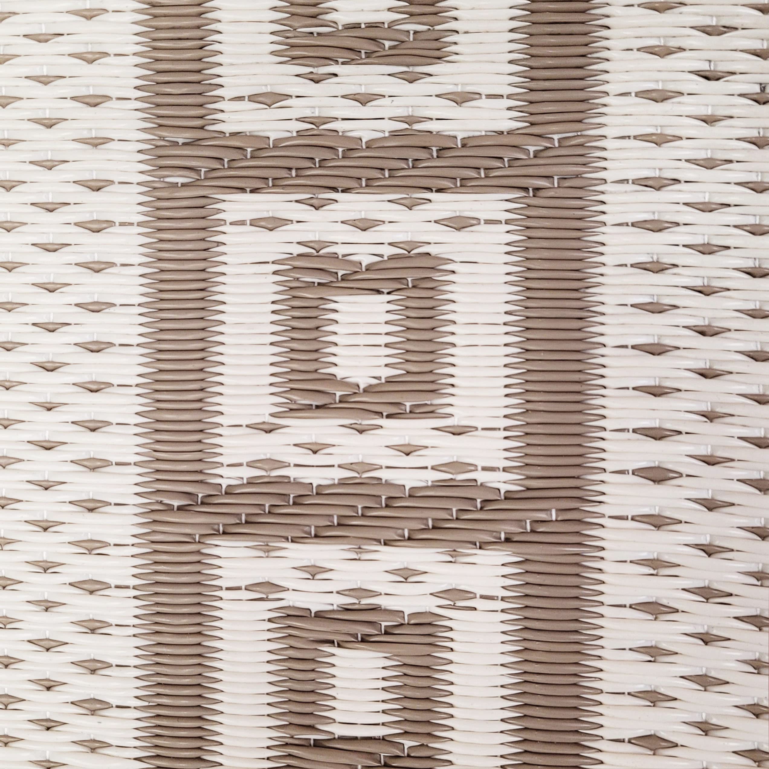 Mad Mats Geometric Outdoor Rug, Reversible Plastic Mat (6' X 9', Border - White/Sand)