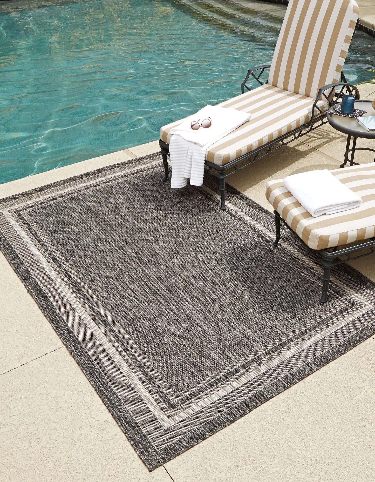 Unique Loom Outdoor Border Collection Area Rug - Soft Border (3' 3' X 5' 3' Rectangle, Black/ Ivory)