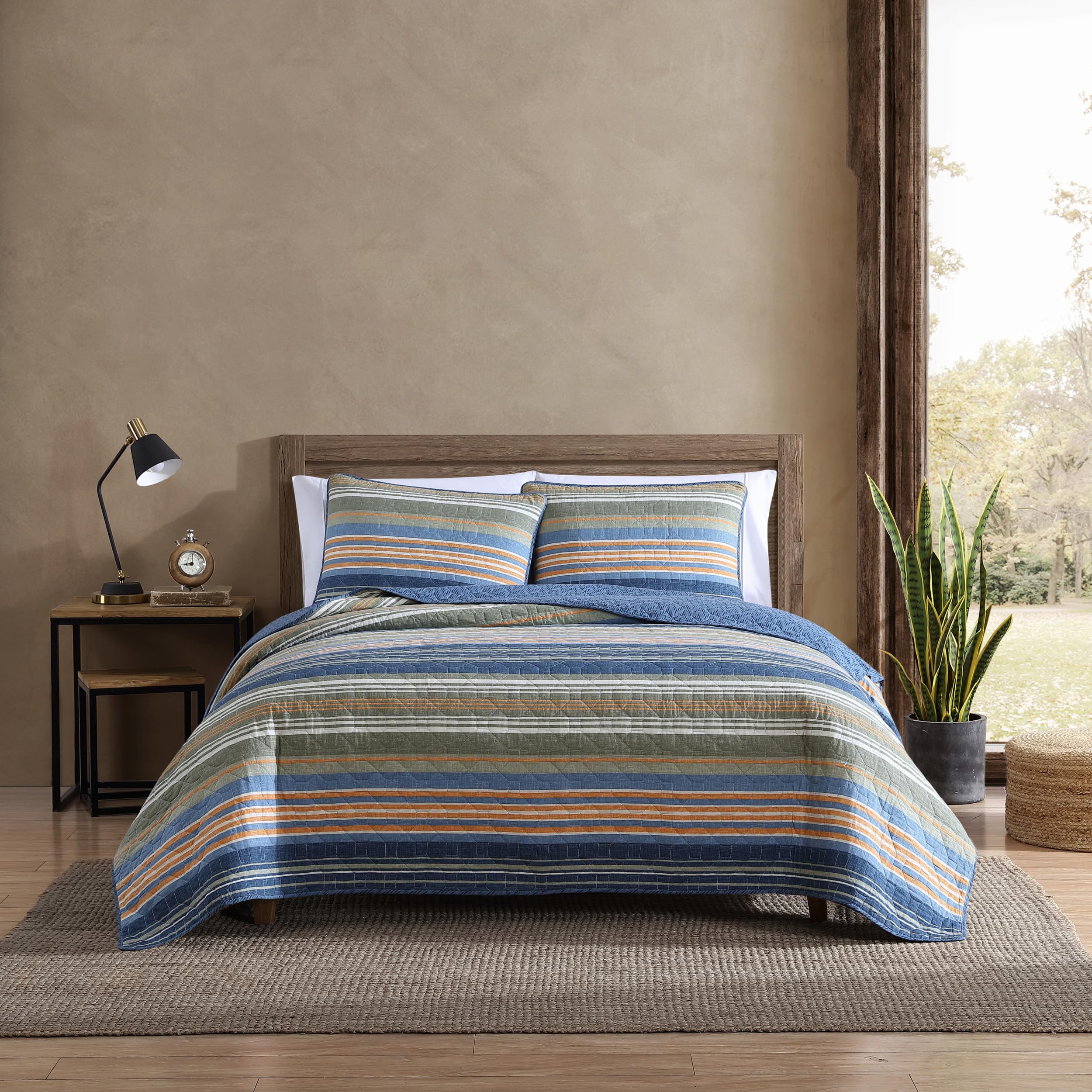 Eddie Bauer - King Quilt Set, Reversible Cotton Bedding With Matching Shams, Home Decor For All Seasons (Yakima Green, King)