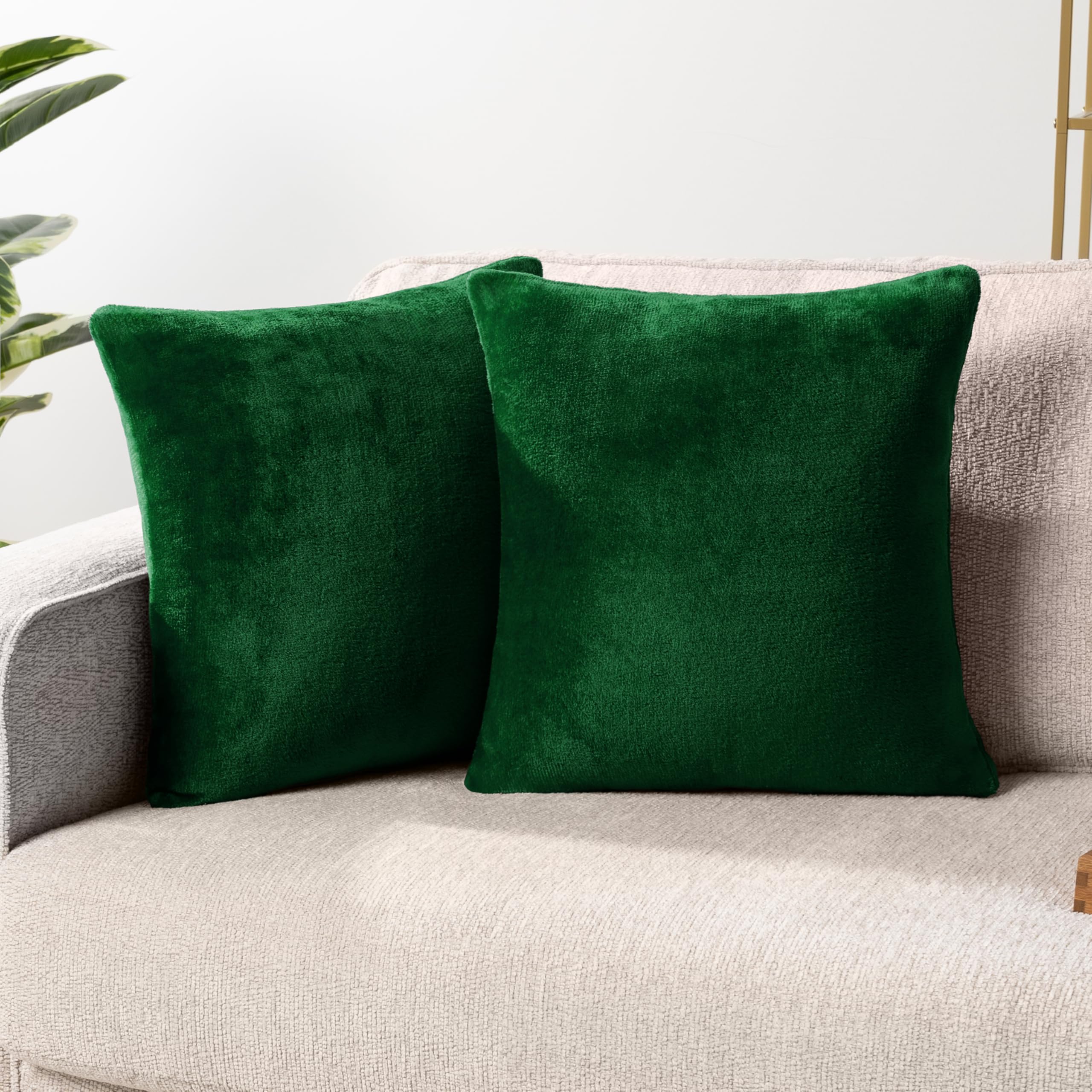 Pavilia Emerald Green Throw Pillow Covers 20X20 Set Of 2, Decorative Pillow Cases For Bed Sofa Couch, Boho Aesthetic Accent Deco