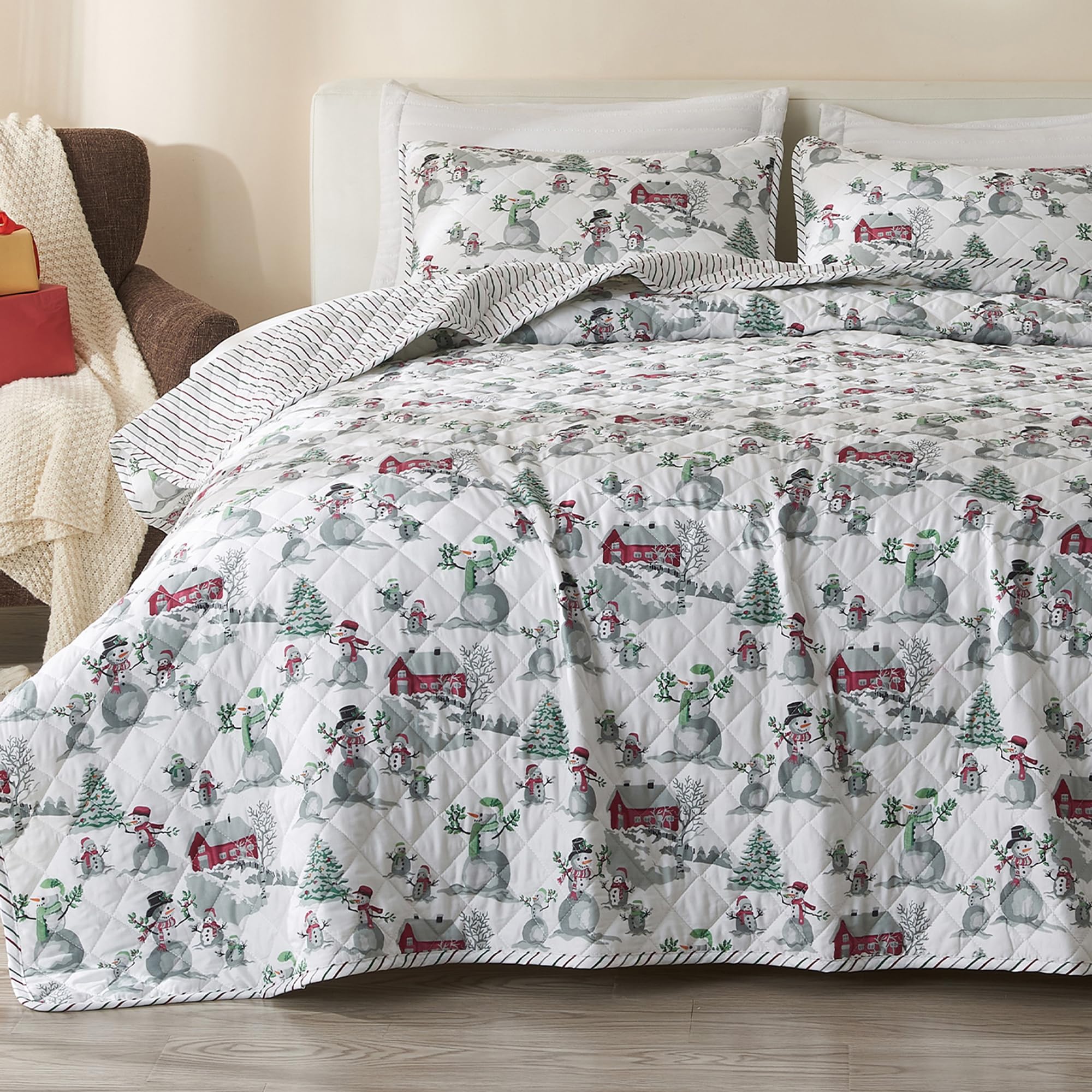 Great Bay Home Full/Queen Christmas Quilt Set With Shams - Reversible Winter Bedspread Coverlet With Holiday Pattern Bedding Set