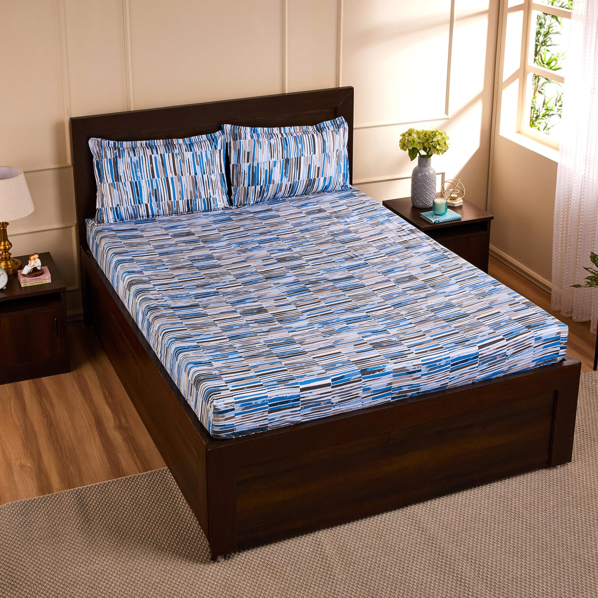 Amazon Brand  Solimo Queen Size Flat Bedsheet with 2 Pillow Cases | 200 TC | 100% Cotton | Washing Machine Washable | 90 x 100 
