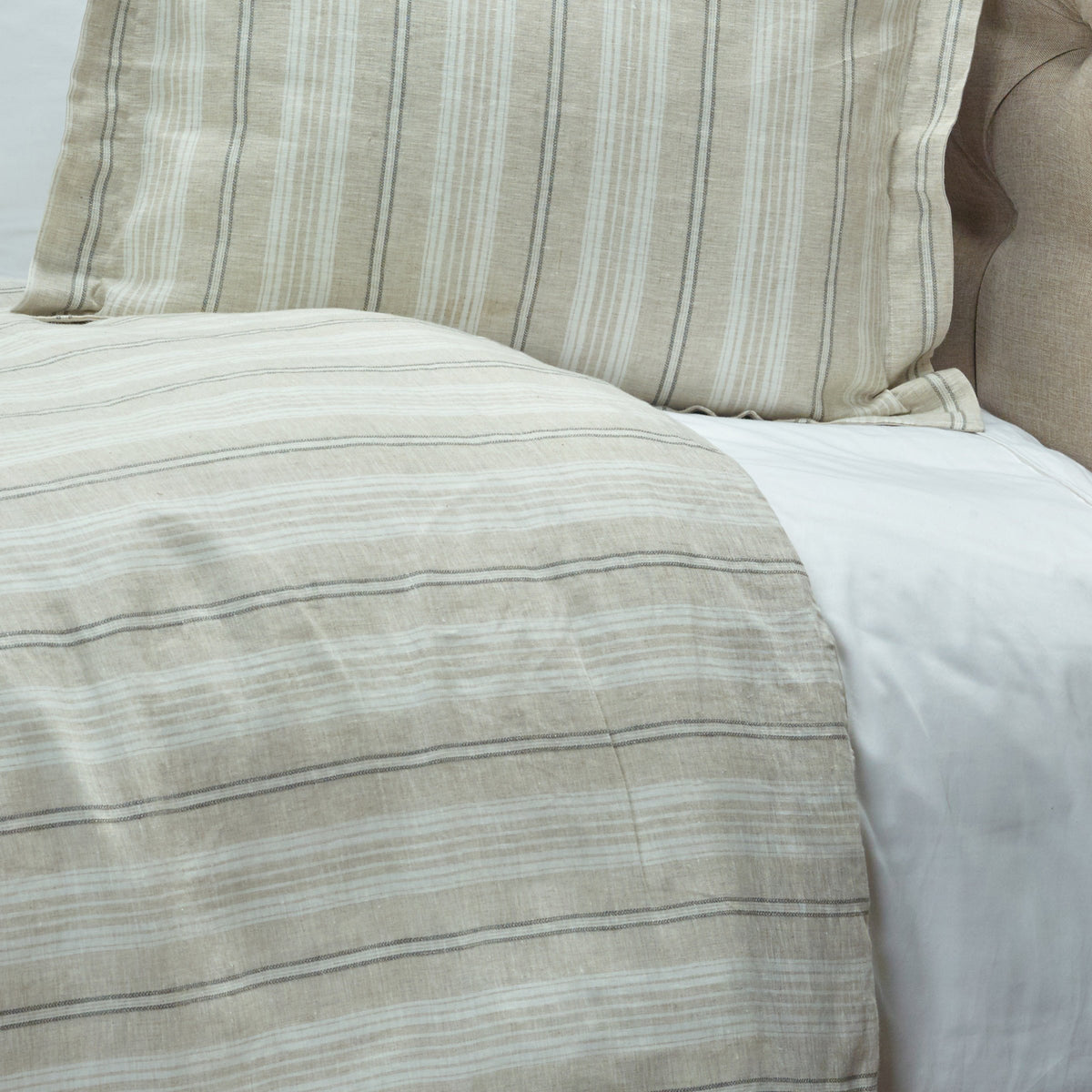 Rizzy Home | BT3012 | Standard Sham | 20"x26" Brown/White/Gray Stripe