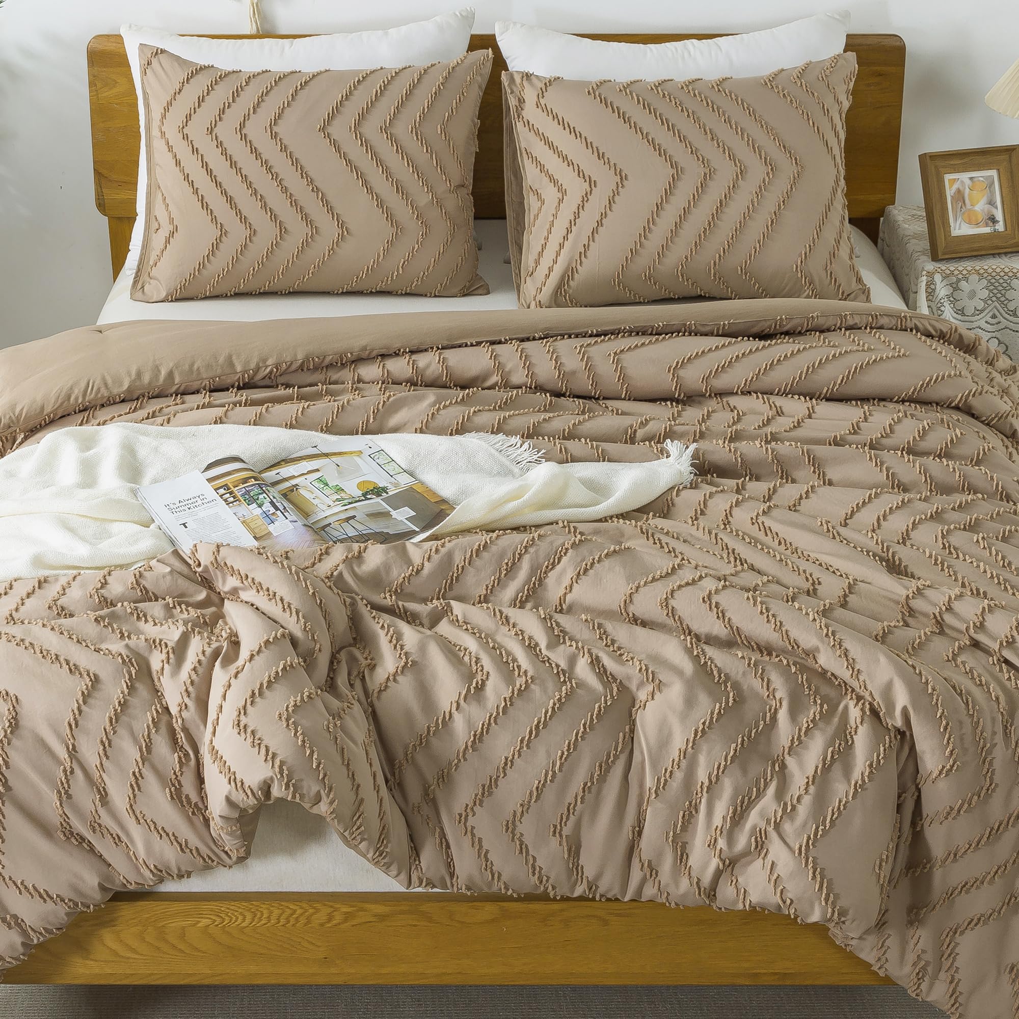 Litanika Taupe King Comforter Set, 3 Pieces Lightweight Tufted Bedding Sets, Down Alternative Comforter Fluffy Bed Set Gift Choi