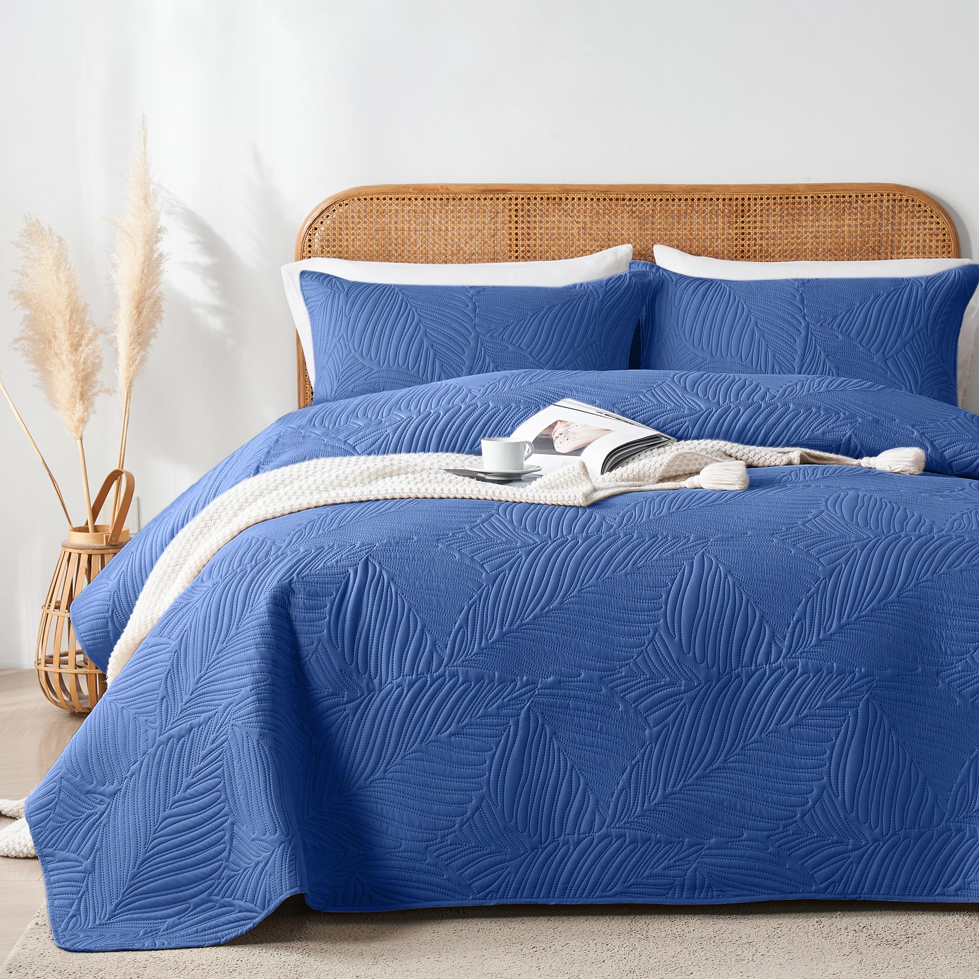 Oarage Twin Quilt Bedding Set Soft Lightweight Dark Blue Bedspread With Leaf Pattern Ultrasonic Microfiber Bed Coverlet For All