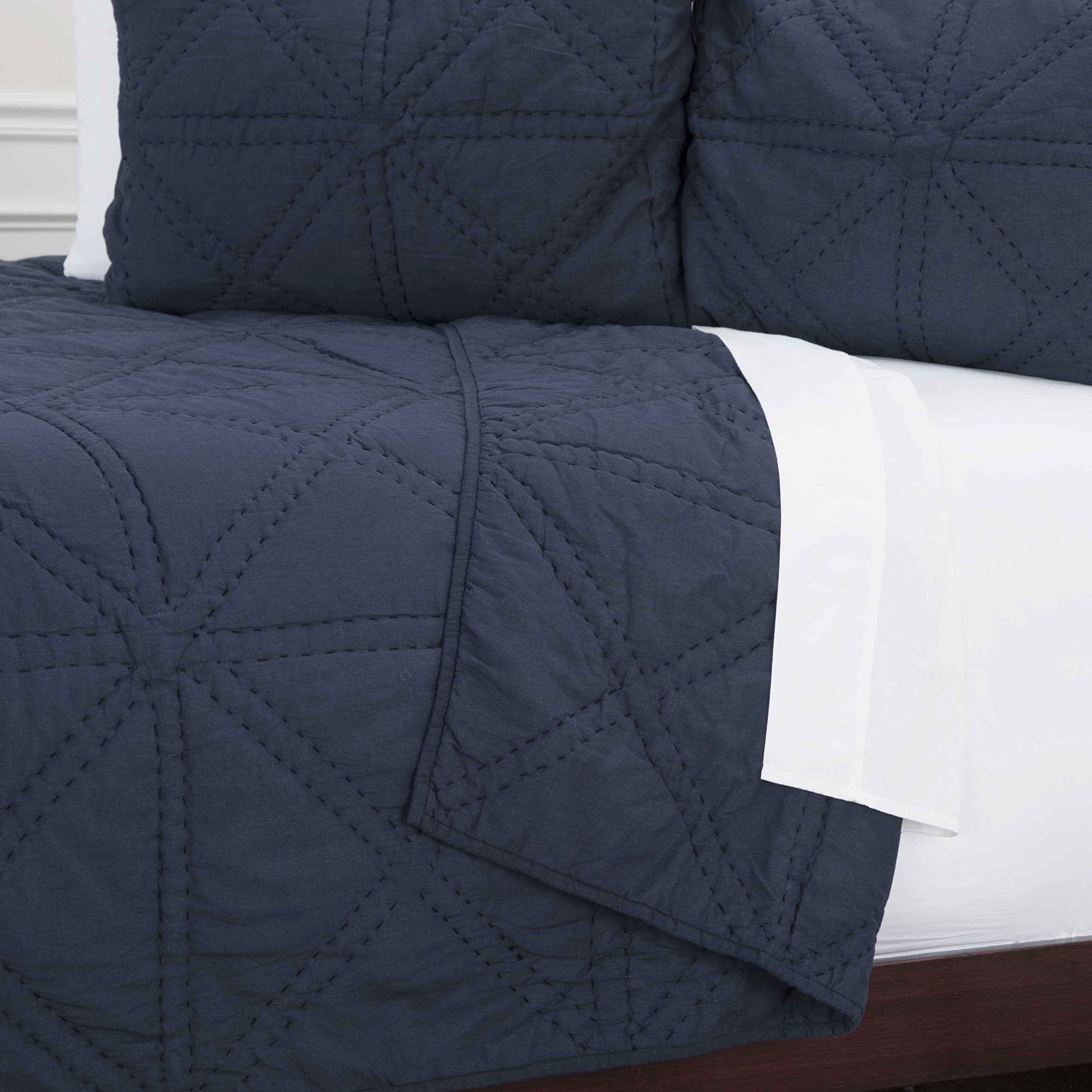 Rizzy Home | Bq4709 | Polyester Quilt | 106"X92" Blue/Neutral/ Solid