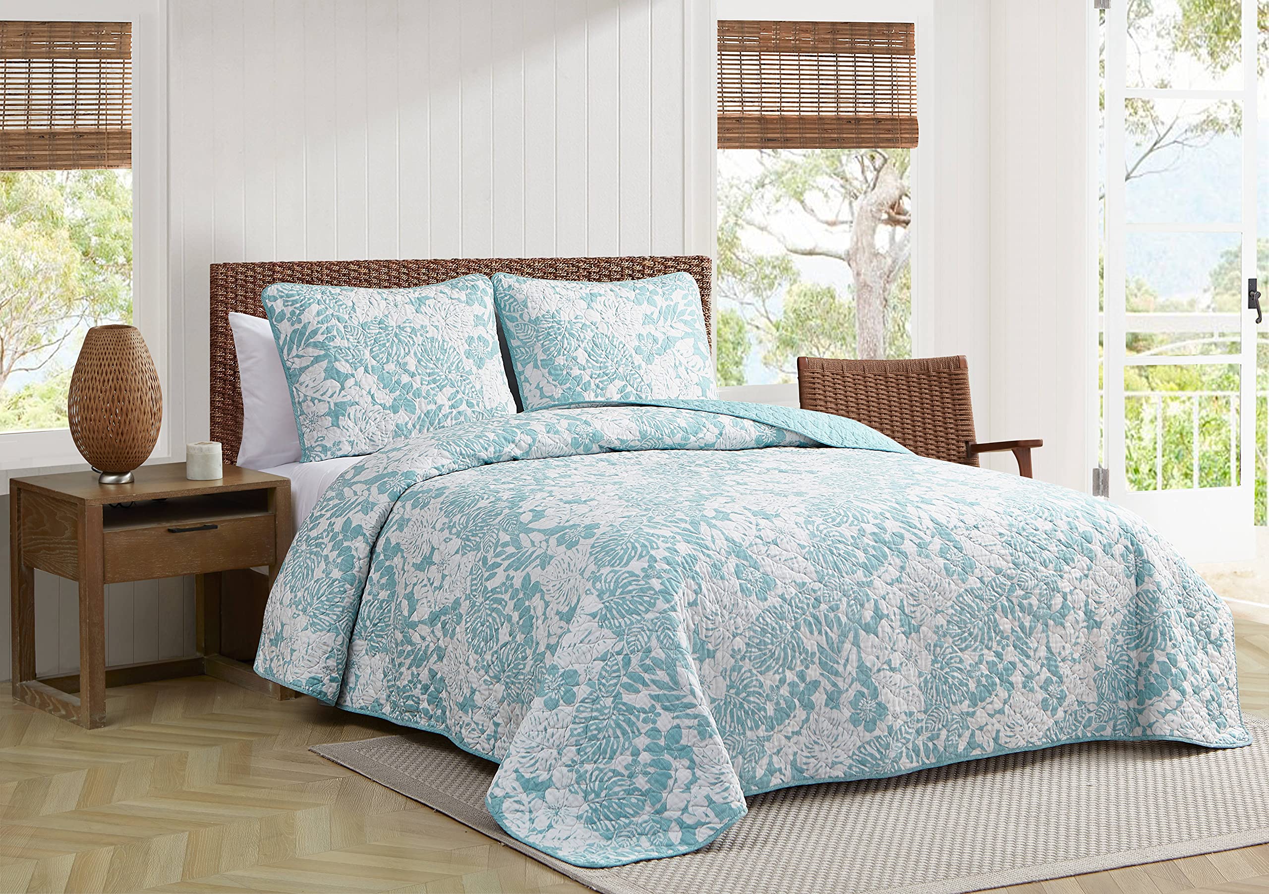 Tommy Bahama - Twin Quilt Set, Reversible Cotton Bedding with Matching Sham, Super Soft Bedding Set (Laguna Beach Aqua, Twin)