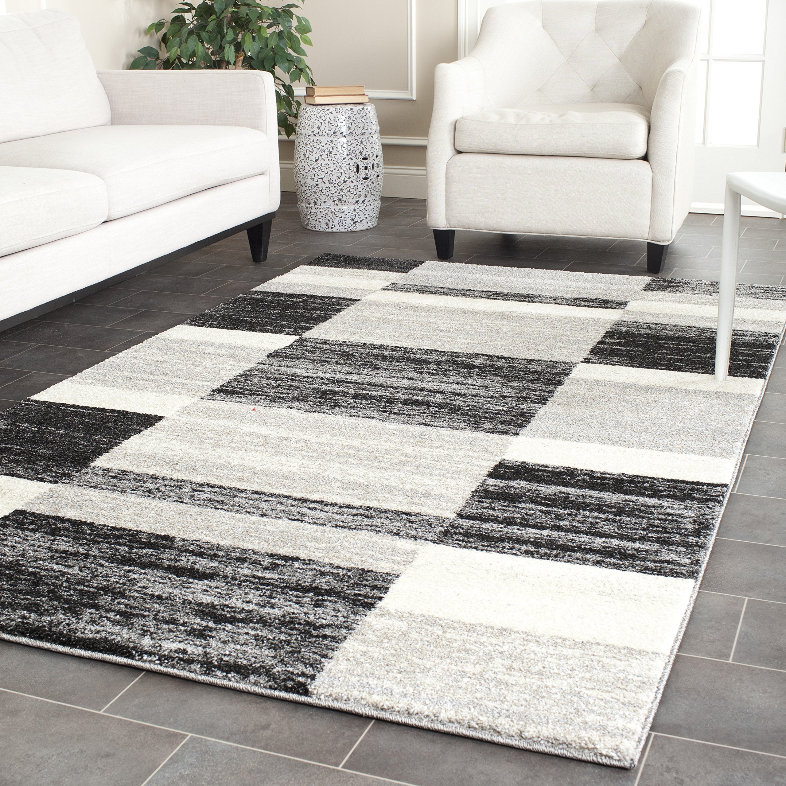 SAFAVIEH Retro Collection Area Rug - 53 x 8, Black & Light Grey, Modern Abstract Design, Non-Shedding & Easy Care, Ideal for H